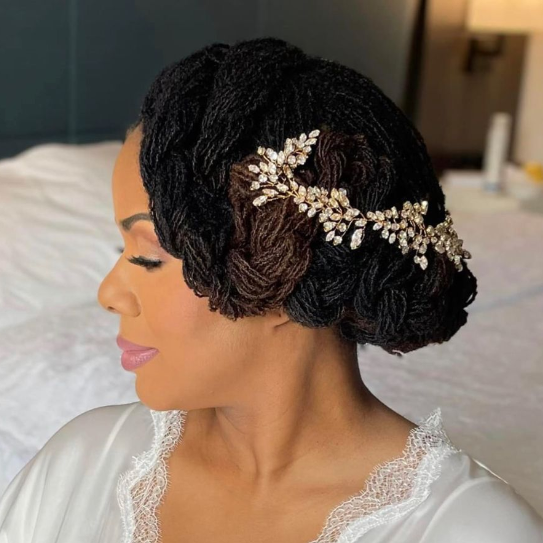 microlocs_bridal_adorned_with_jewels_@curls4lyfe.png