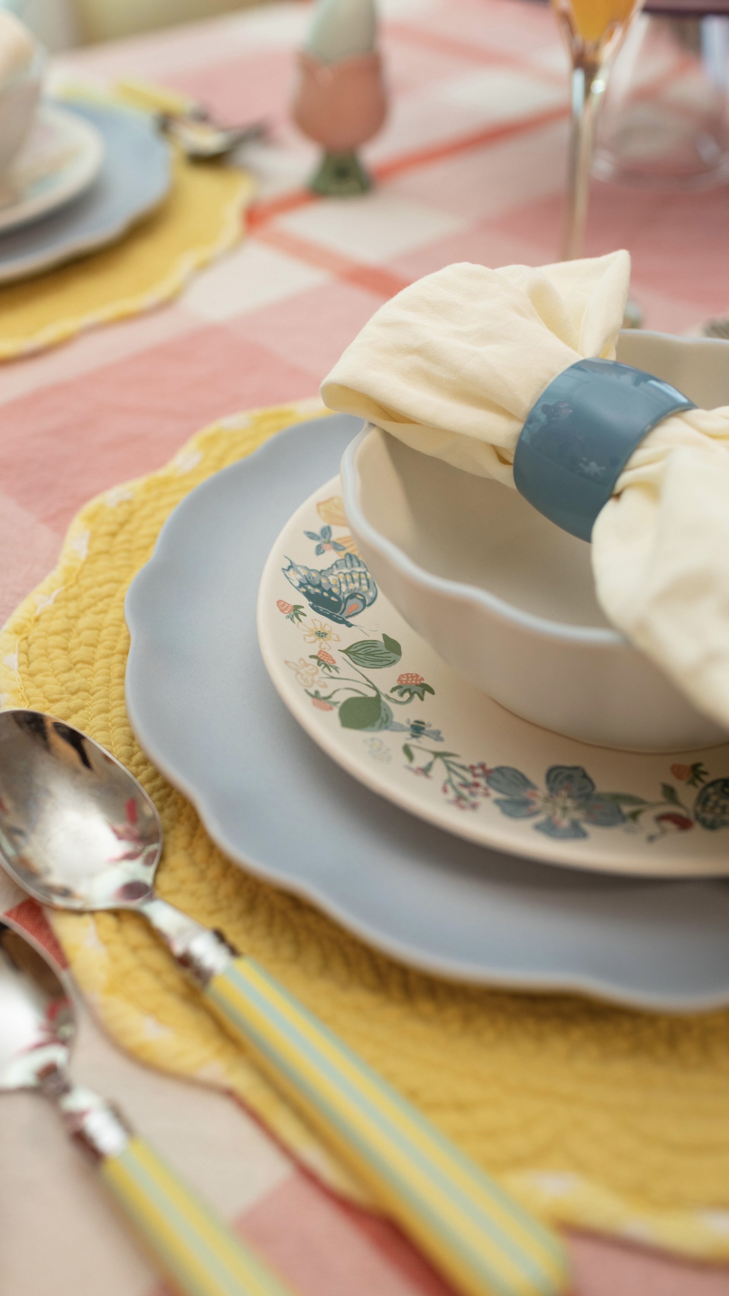 Yellow Gingham Scalloped Placemats