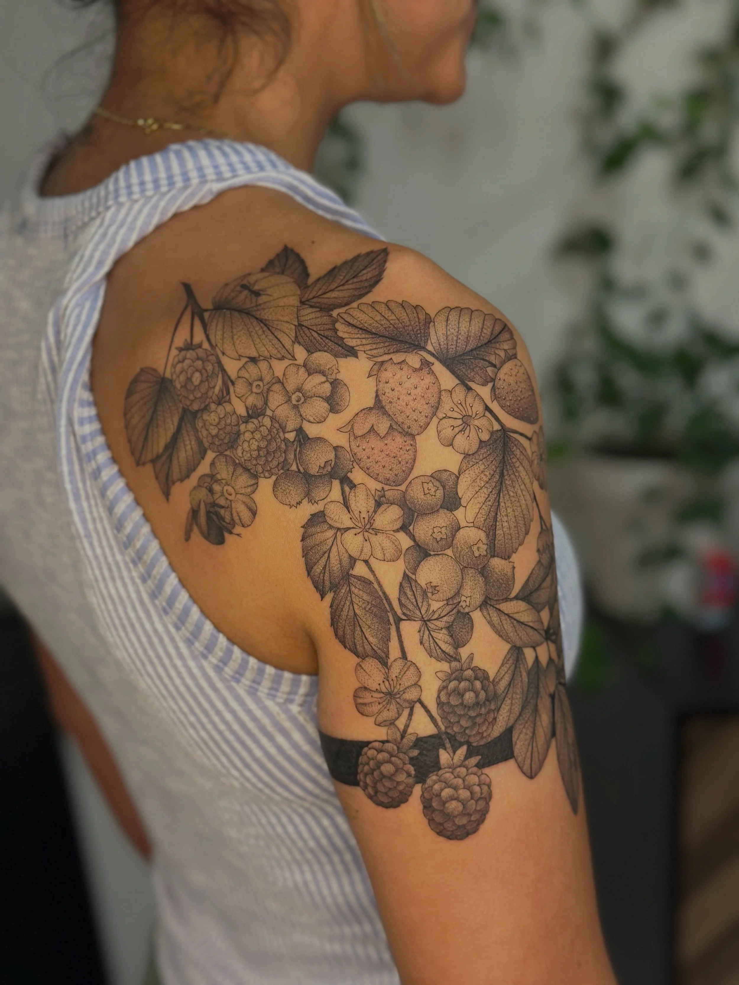 Some recent work, absolutely love creating art with all of you 😭💕

And happy pride to my fellow peoples!!!
❤️🧡💛💚💙💜🩷
.
.
#nctattooers #raleightattoo #durhamtattooartist #vreevestattoo