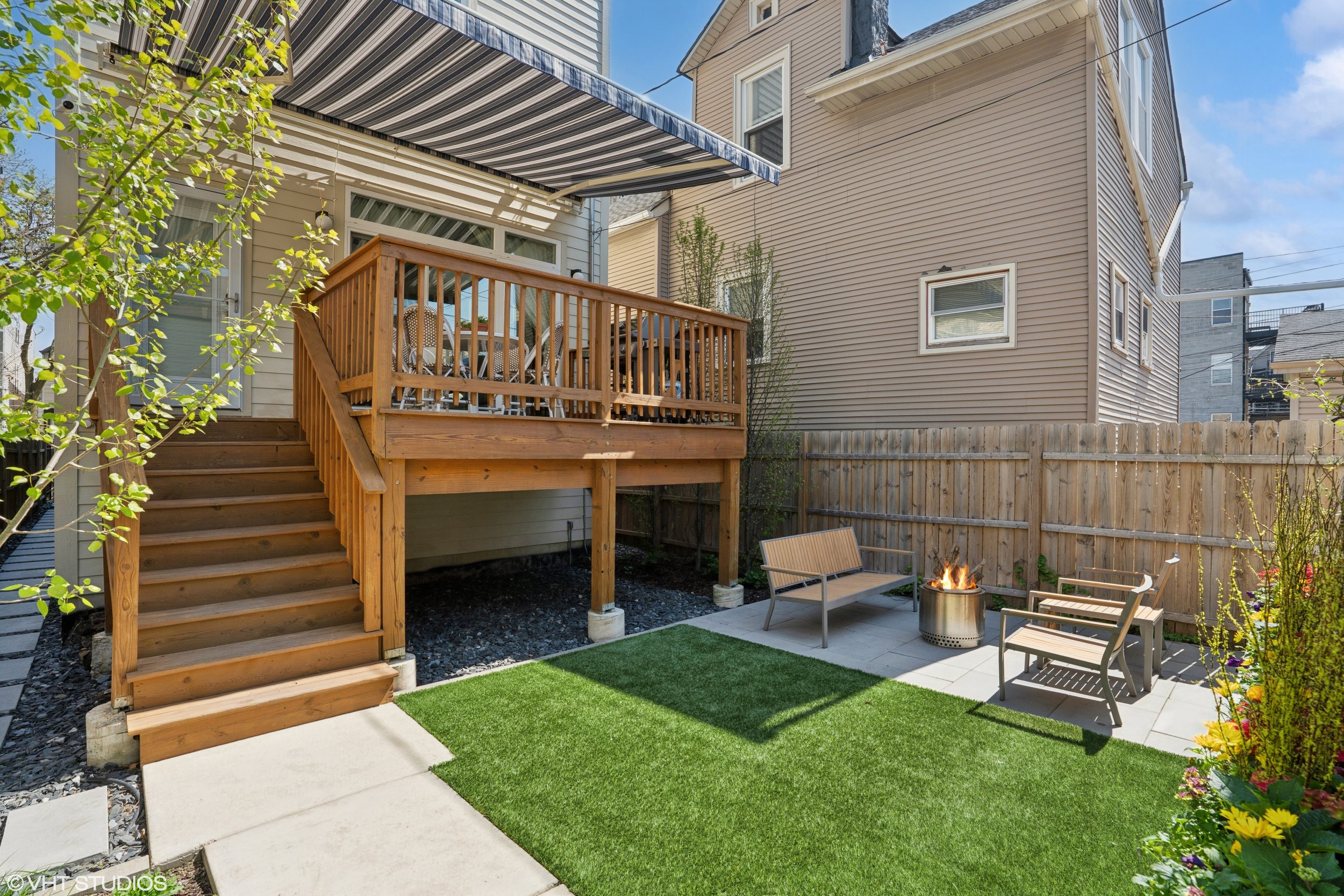 39_2136NorthPointSt_26004_BackYard_HiRes.jpeg