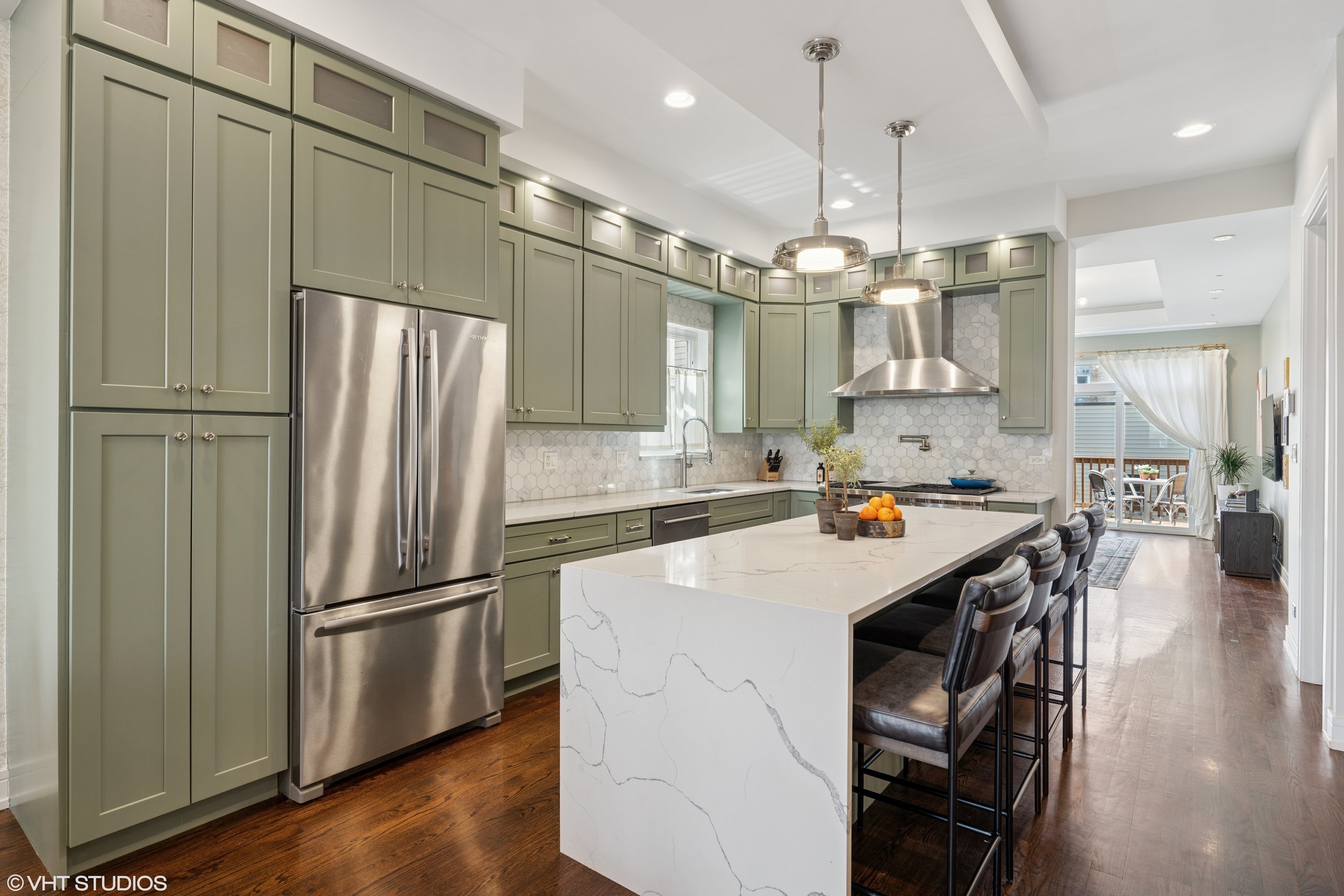 07_2136NorthPointSt_5_Kitchen_HiRes.jpg