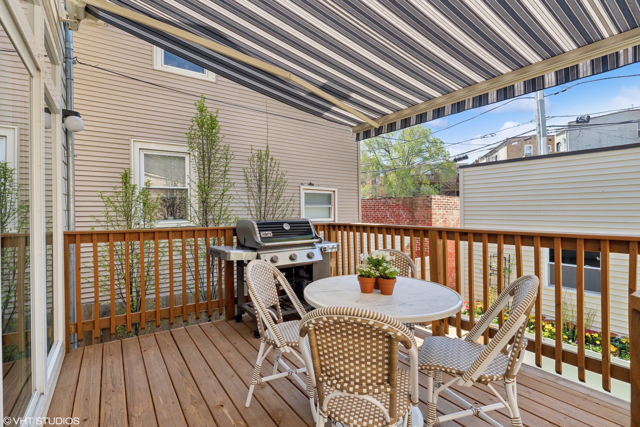 34_2136NorthPointSt_66002_Deck_HiRes.jpeg