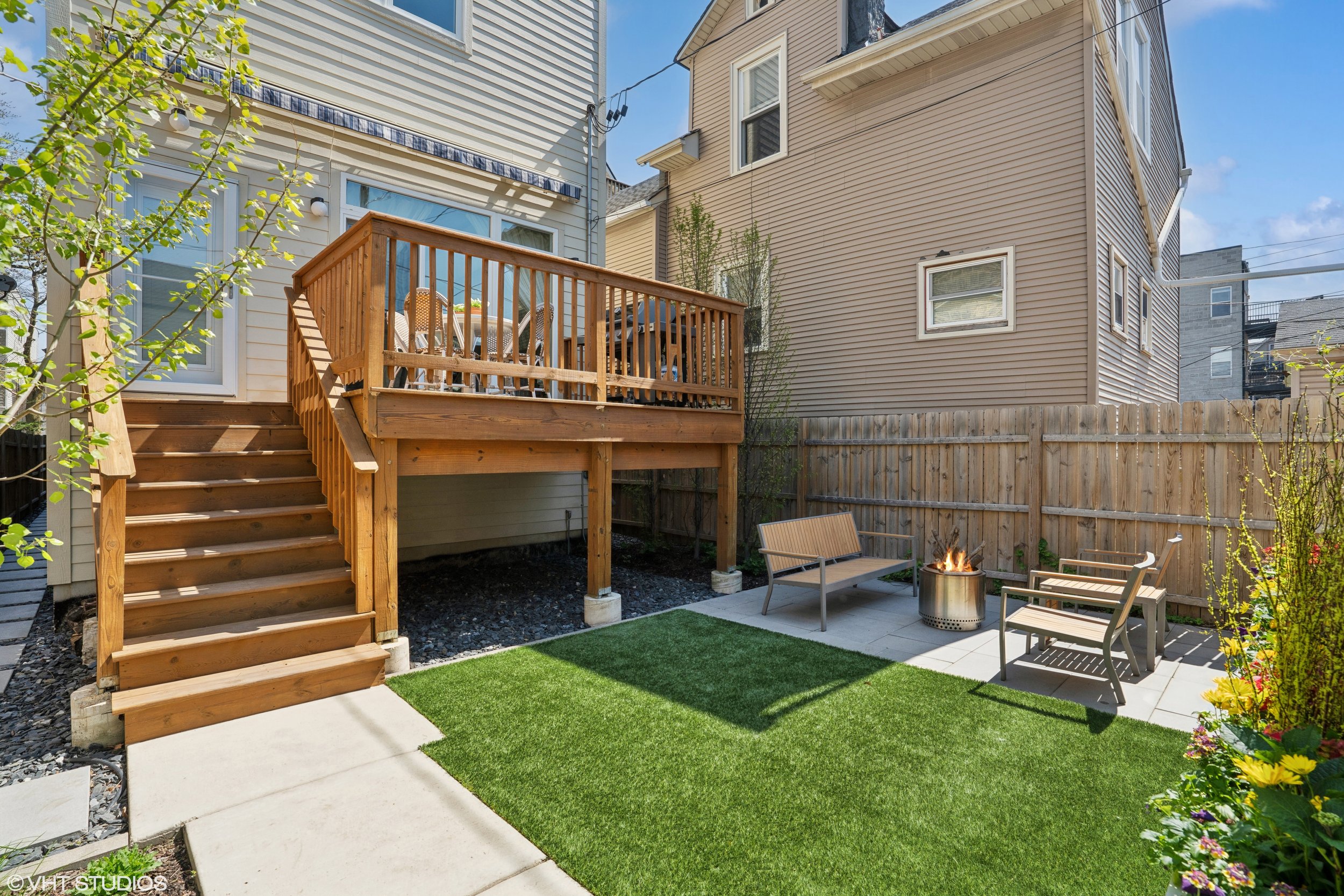 38_2136NorthPointSt_26003_BackYard_HiRes.jpeg