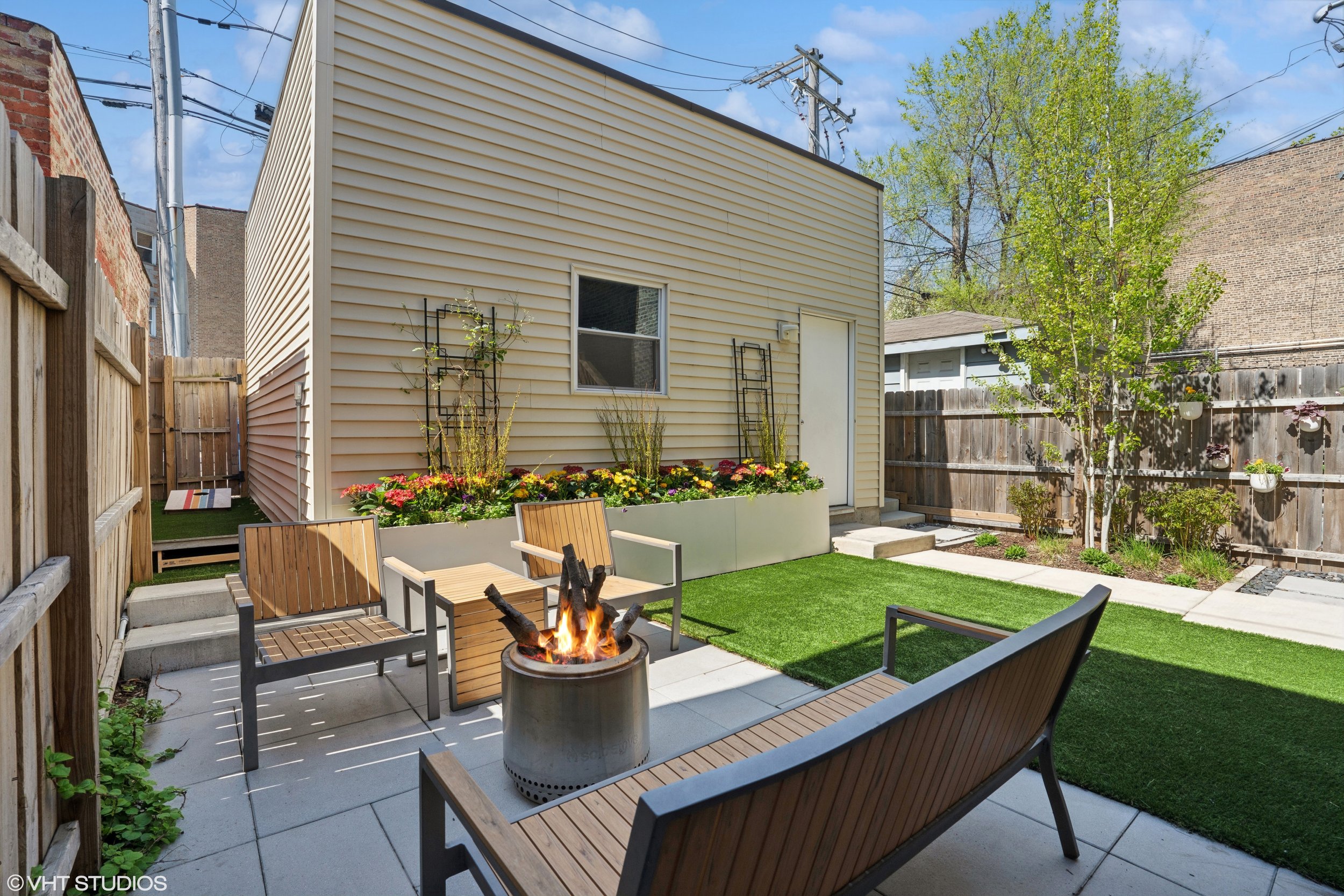 37_2136NorthPointSt_26002_BackYard_HiRes.jpeg