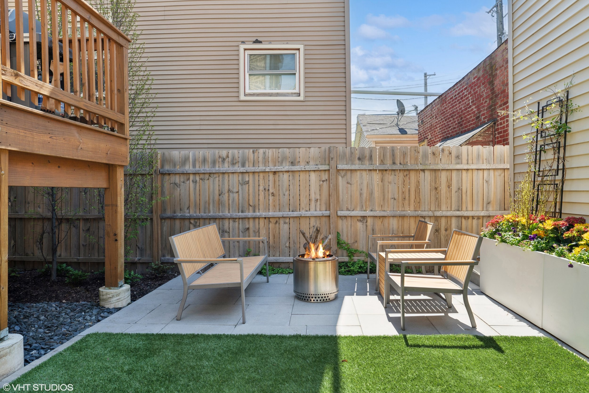 36_2136NorthPointSt_26001_BackYard_HiRes.jpeg