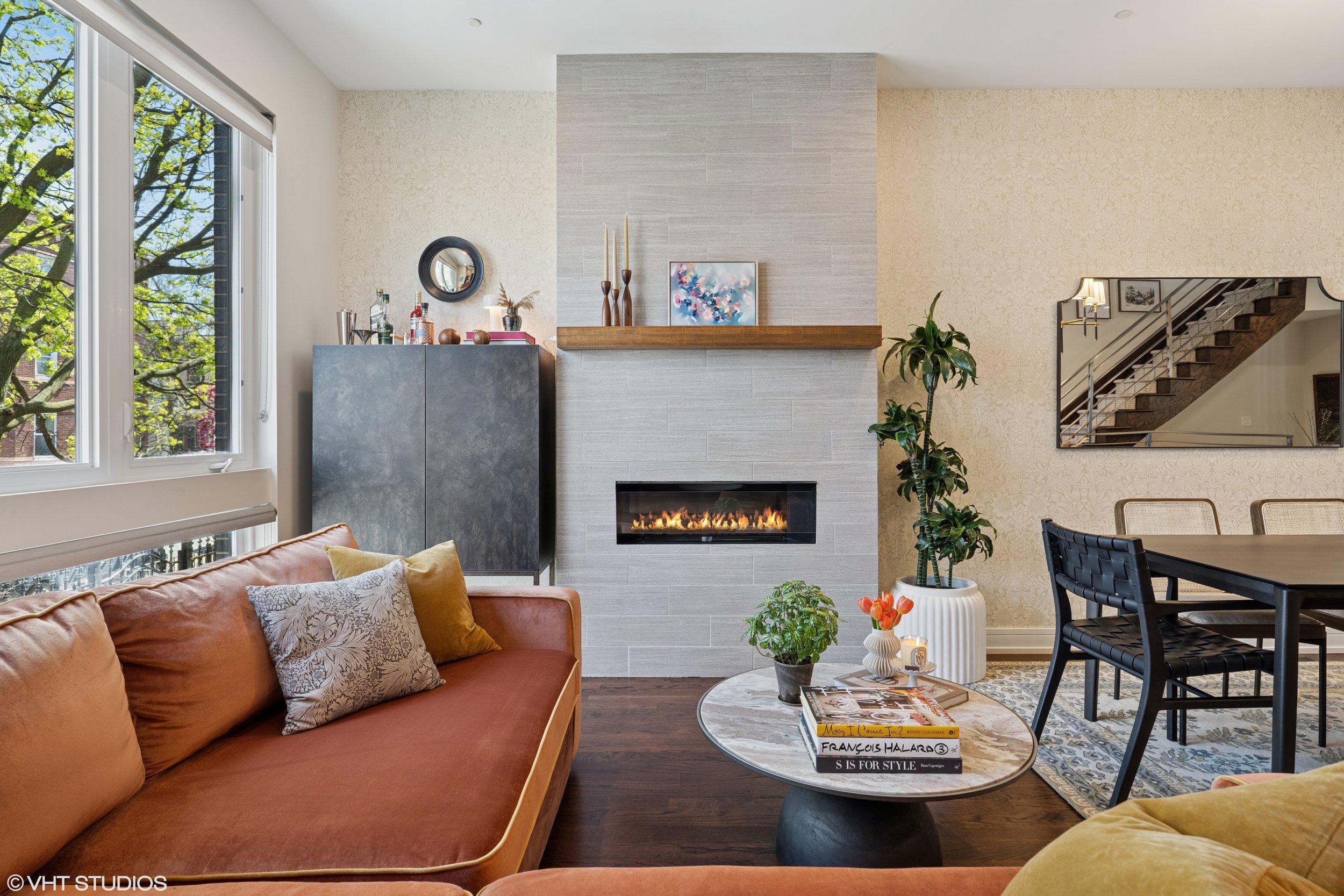 05_2136NorthPointSt_10001_LivingRoom_HiRes.jpg