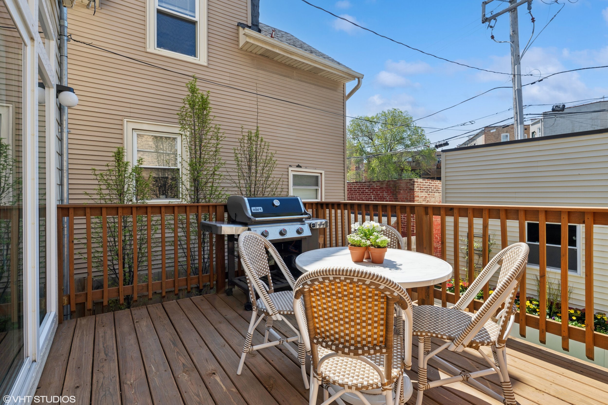 32_2136NorthPointSt_66_Deck_HiRes.jpg