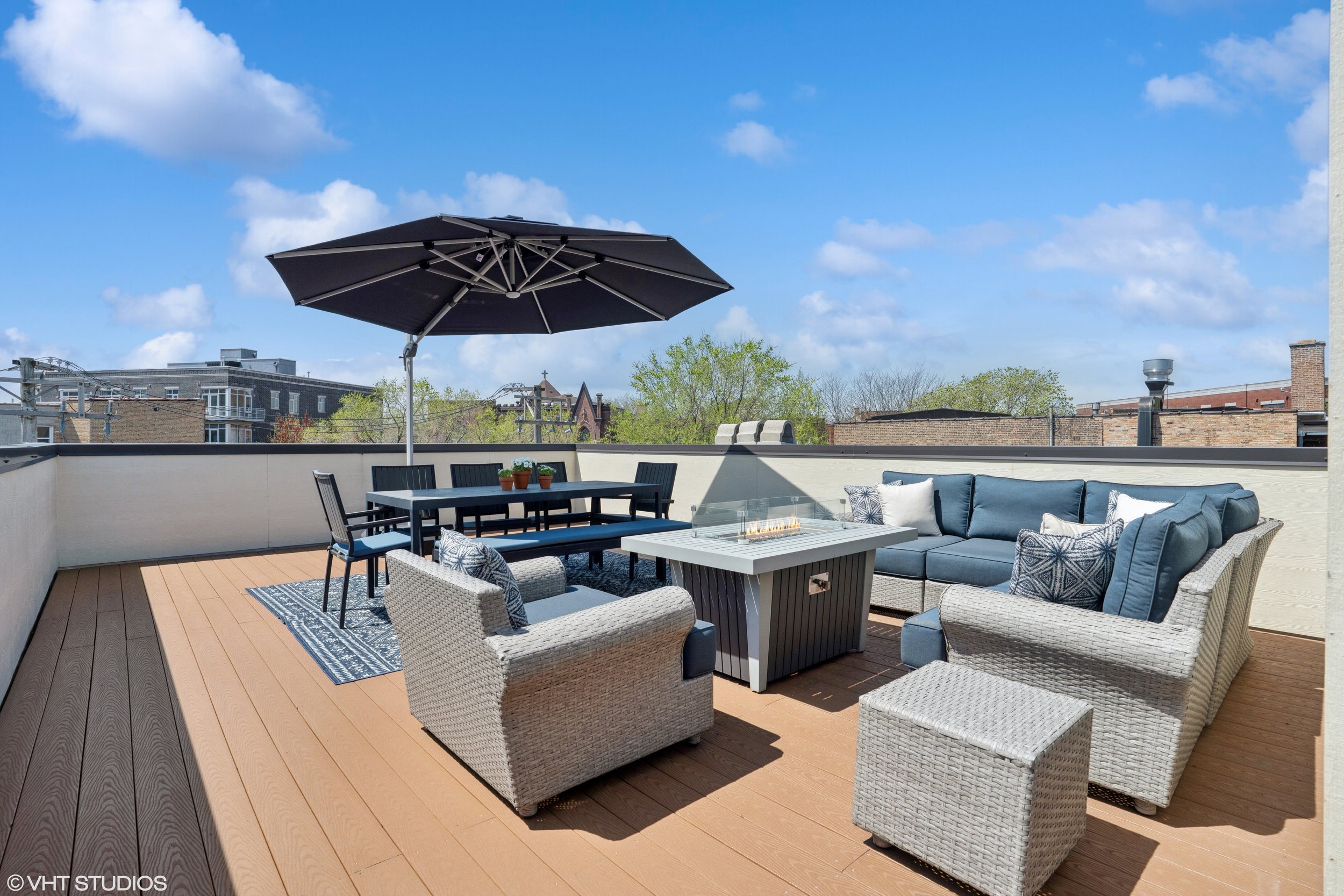 35_2136NorthPointSt_188_RoofDeck_HiRes.jpg