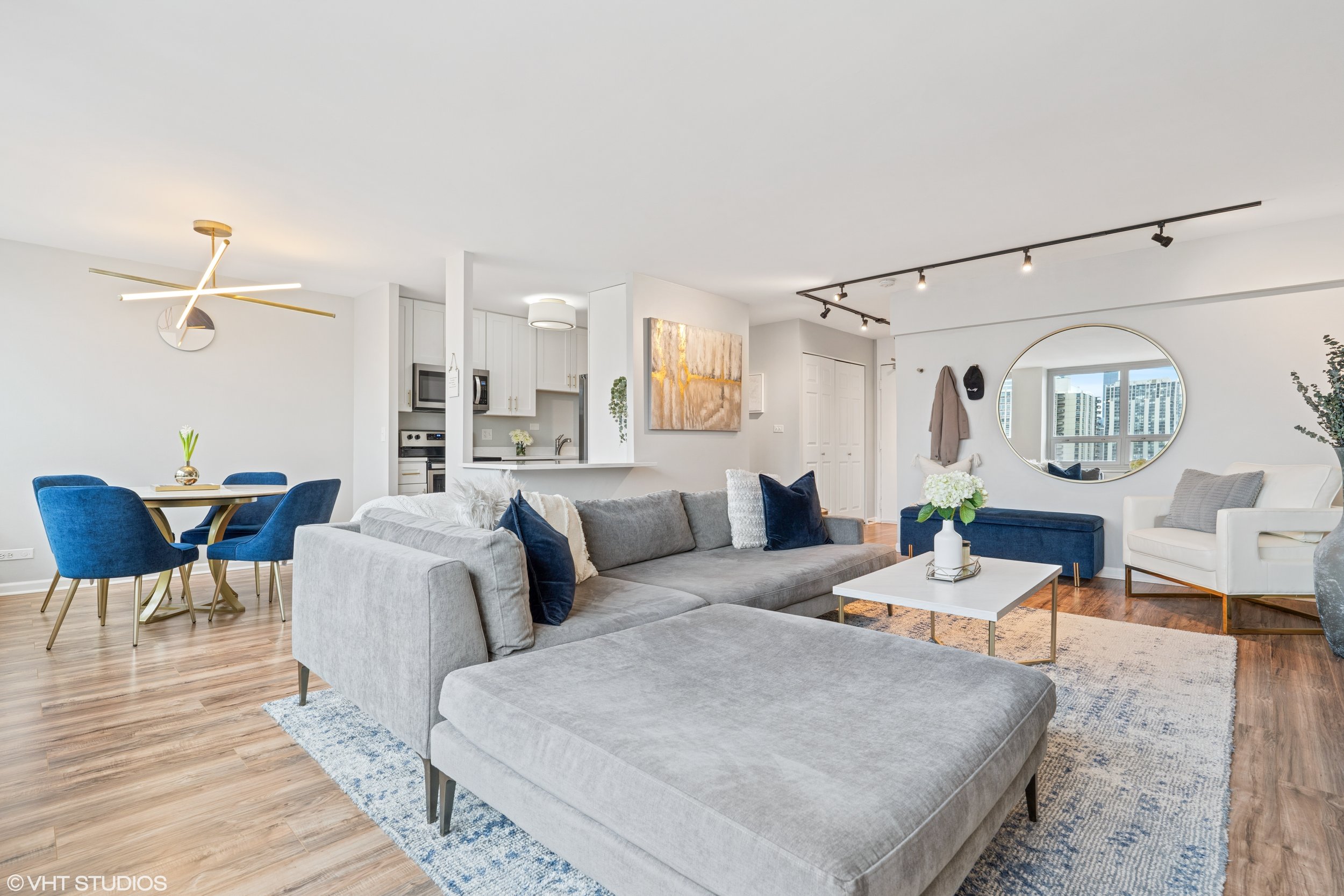 04_88WSchillerSt_1906_10002_LivingRoom_HiRes.jpg