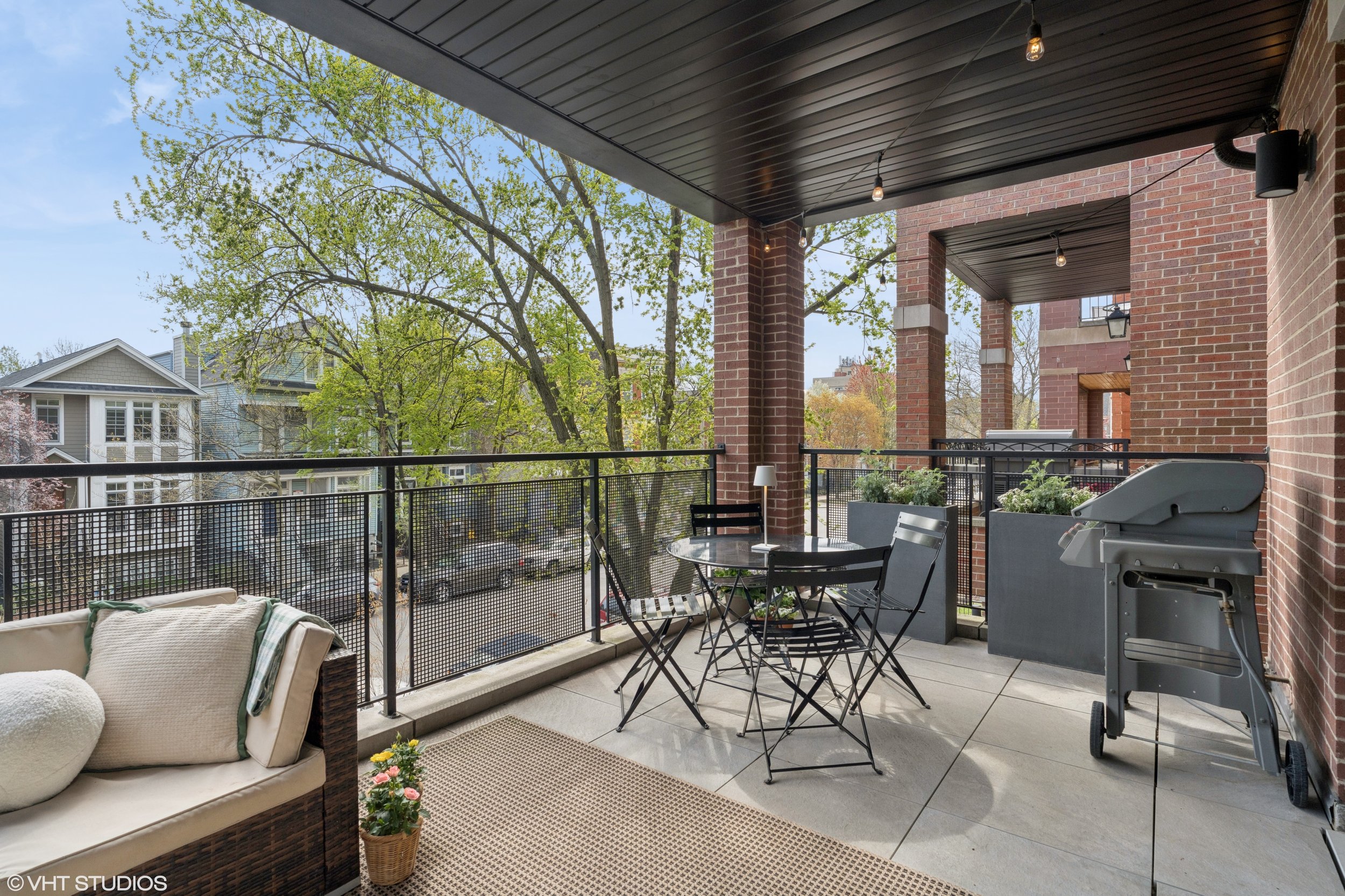21_2846NRacineAve_Unit2_66002_Deck_HiRes.jpg