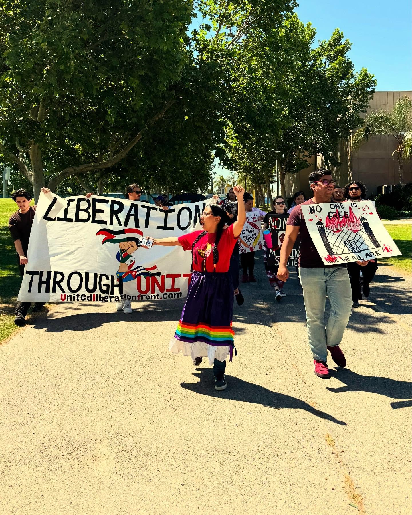 🪶🇵🇸 MMIW STUDENT MARCH: ULFP and the Palestinian movement in Bakersfield had the honor of marching alongside our Native Indigenous families, students, and fellow organizers today at CSU-Bakersfield to uplift Missing and Murdered Indigenous Women (