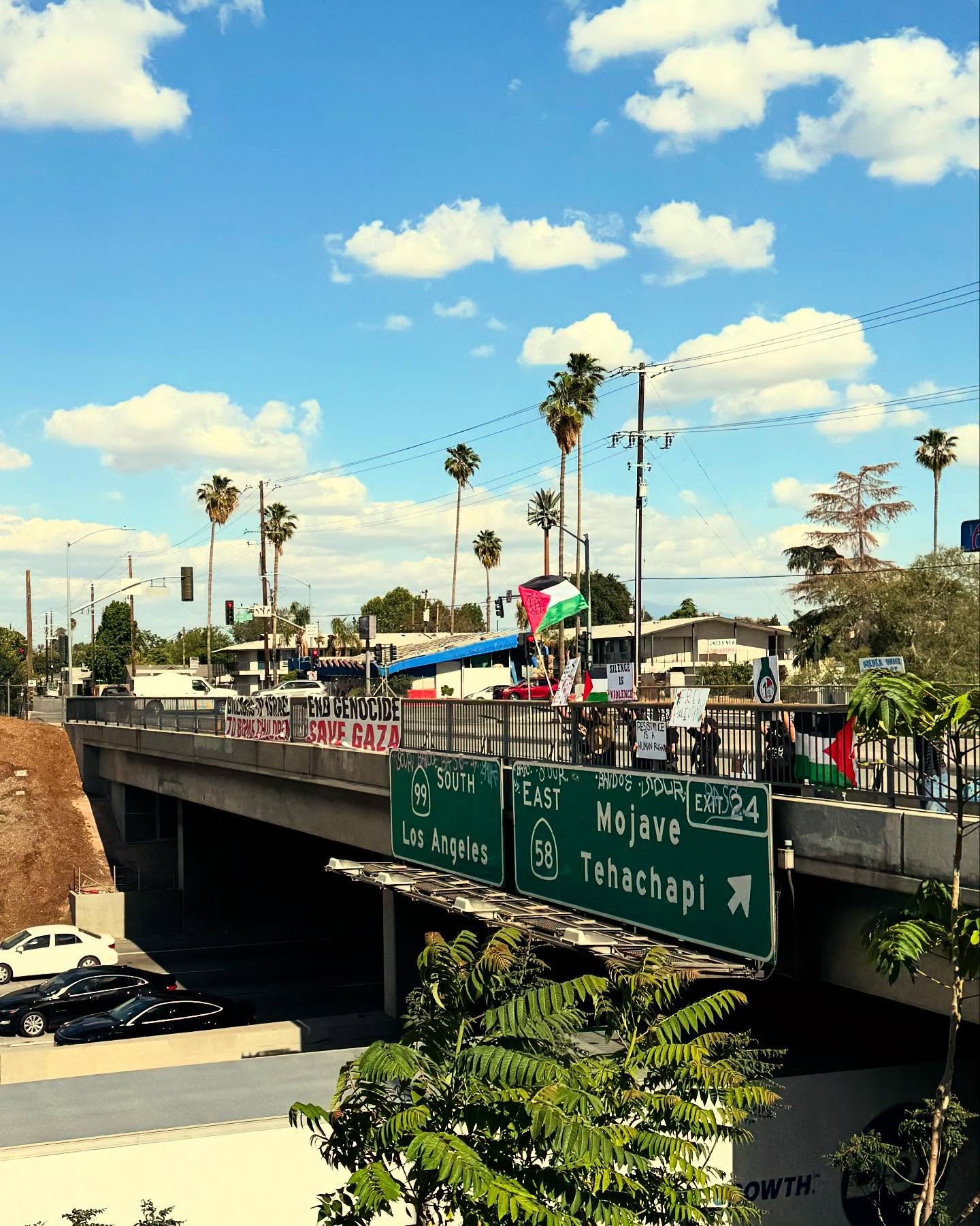 🇵🇸🗝️NAKBA 77: Today, members of the Bakersfield community came together to stand in solidarity with our families in Gaza and Palestine—as we commemorate 77 years since the Nakba began.
Our message was clear: this genocide against our people