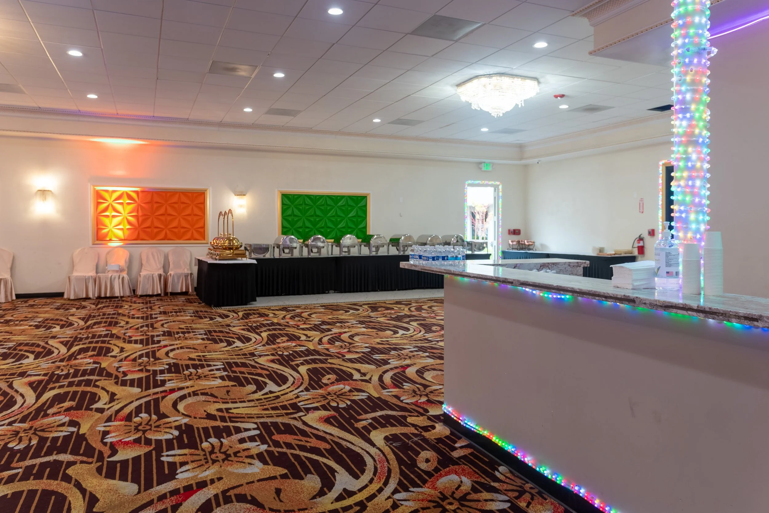 2 Large Banquet Hall 140347-.jpg
