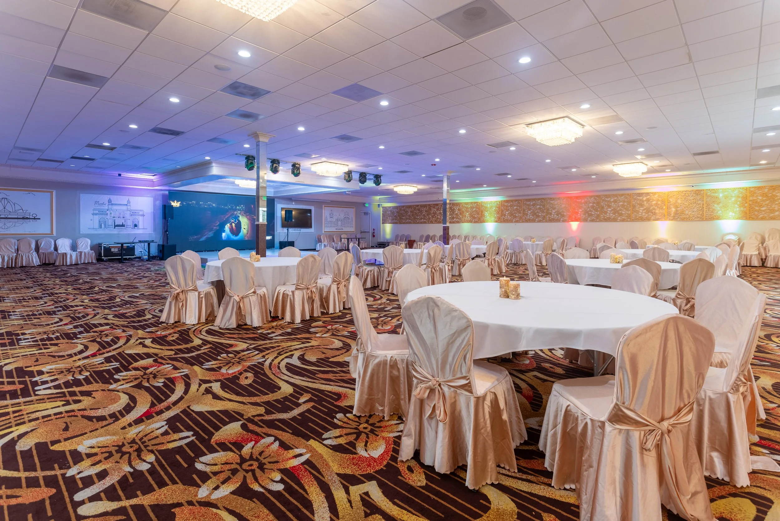 2 Large Banquet Hall 140733-.jpg