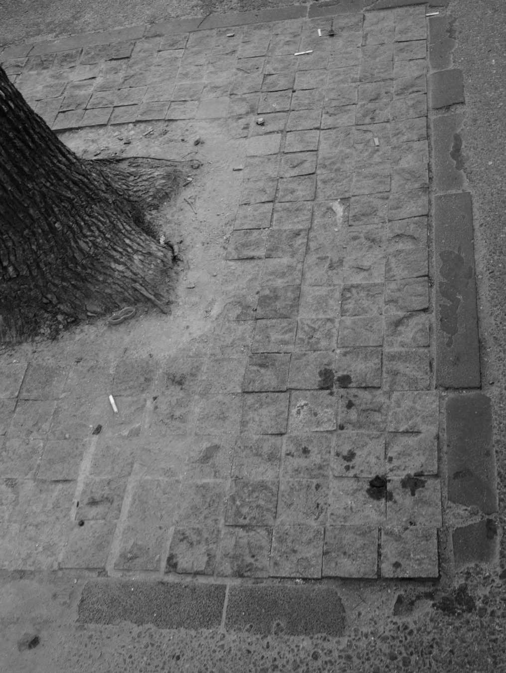 「Sense of BOUNDARY」

This ongoing series documents the presence of smoke in public spaces &mdash; the drifting boundary between a smoker and everyone else who is forced to share the air.

I don&rsquo;t chase these moments &mdash; they arrive on their