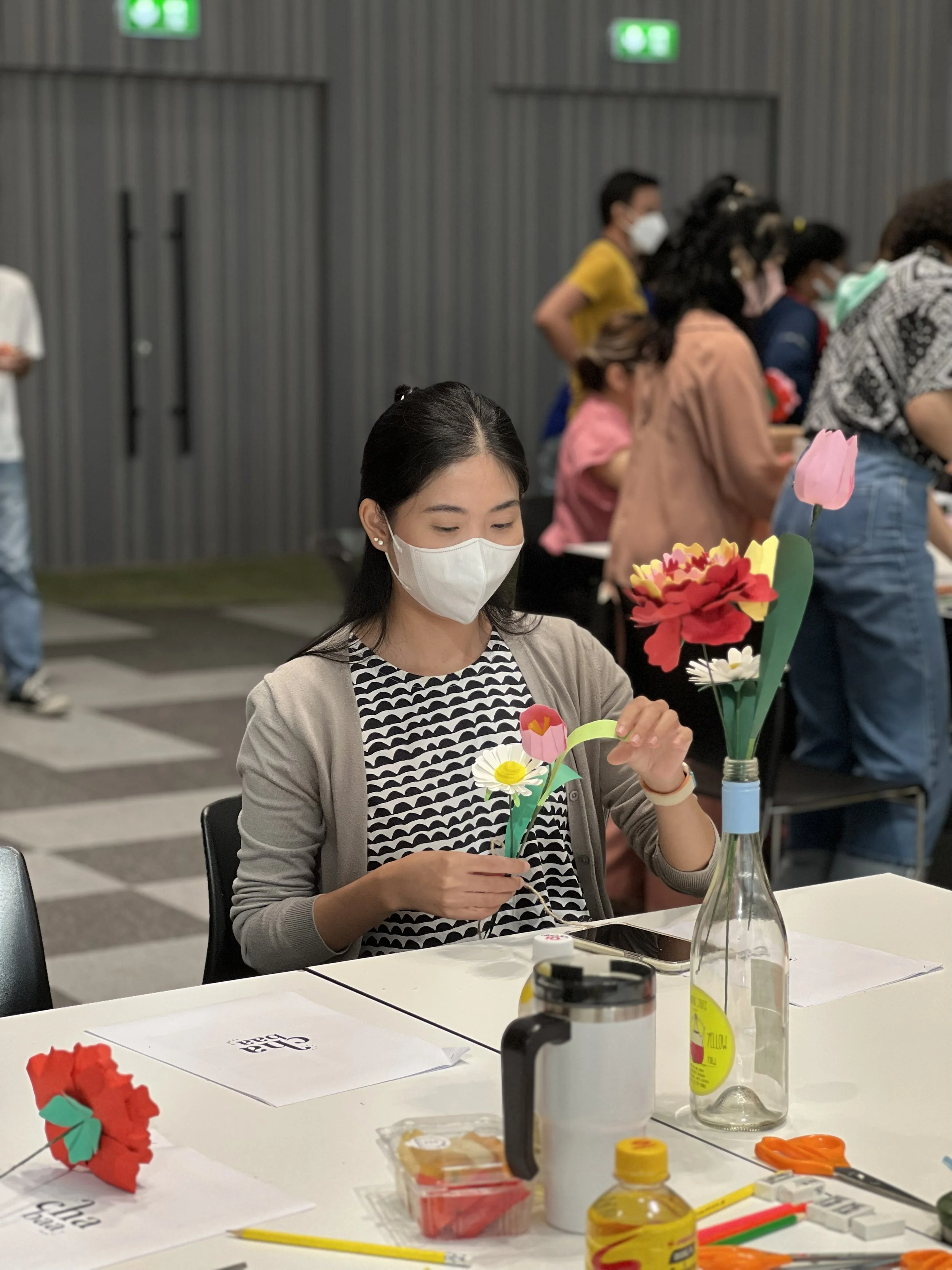 05_Find Peace and Joy with Paper Flowers 2.jpg