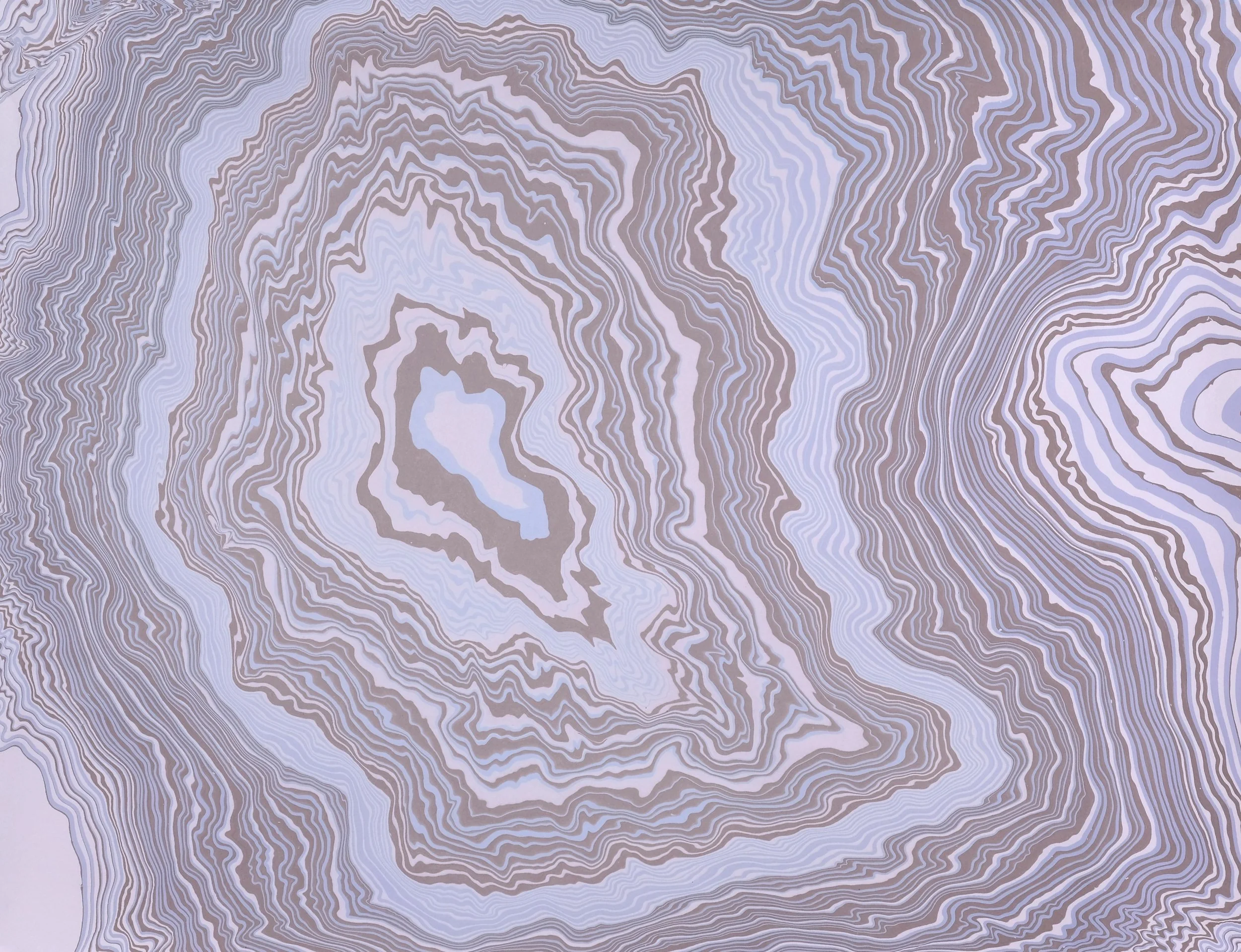 A self-taught paper marbler of 40 odd years, Sarah has researched, explored 
and crafted both Turkish marbling and now the ancient art of Japanese 
marbling.