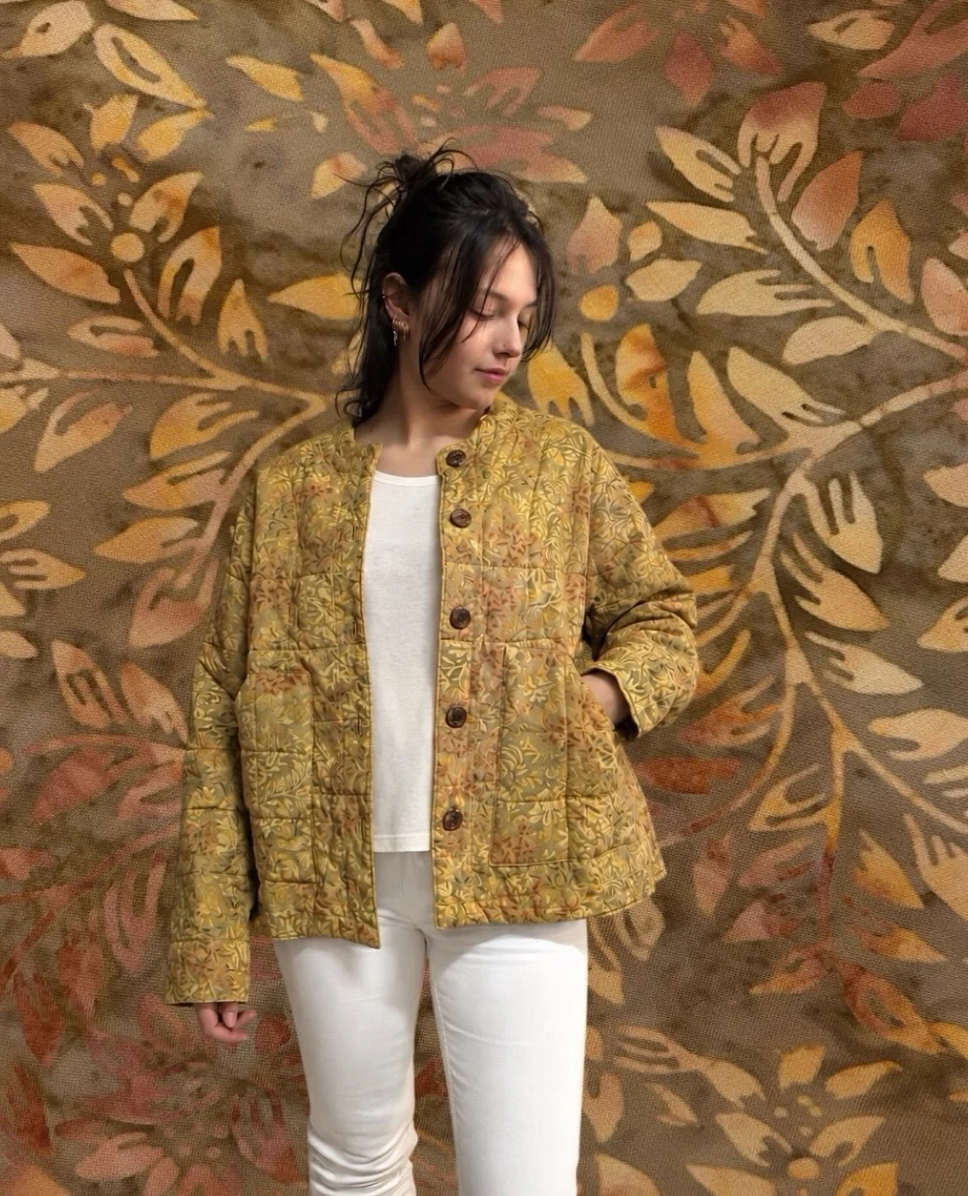 It&rsquo;s time for the Jacket Bobby again! Available in 4 different Eco Batik&rsquo;s. You can find them in our stores @binabarnhem