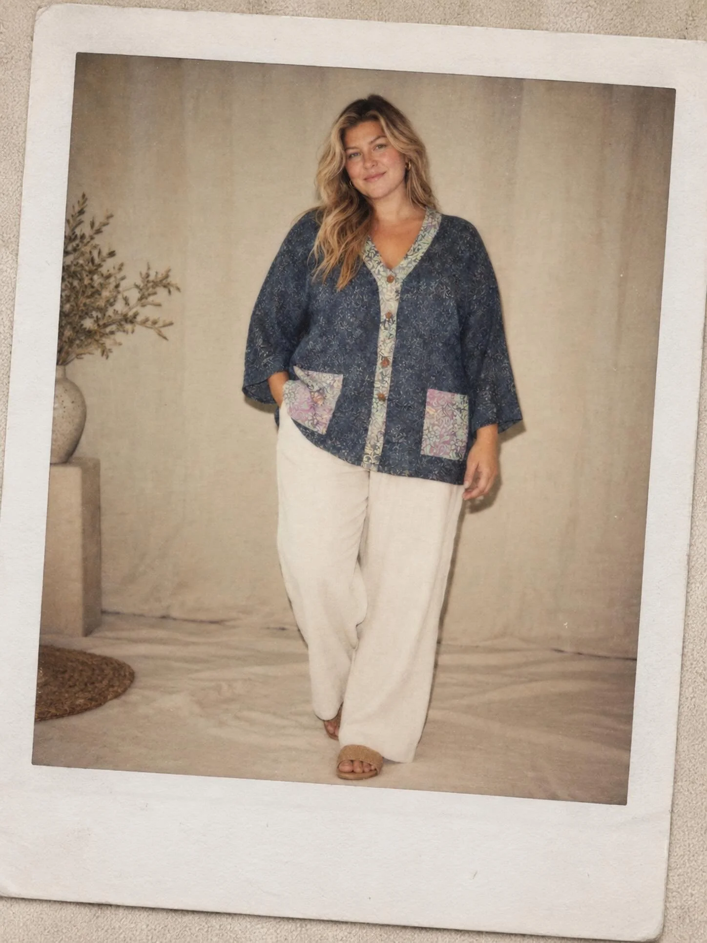 OUR Blouse Max🌞
Perfect for a body type between 42-48
Make it comfortable and colorful! 

#pluszise #eco #batik