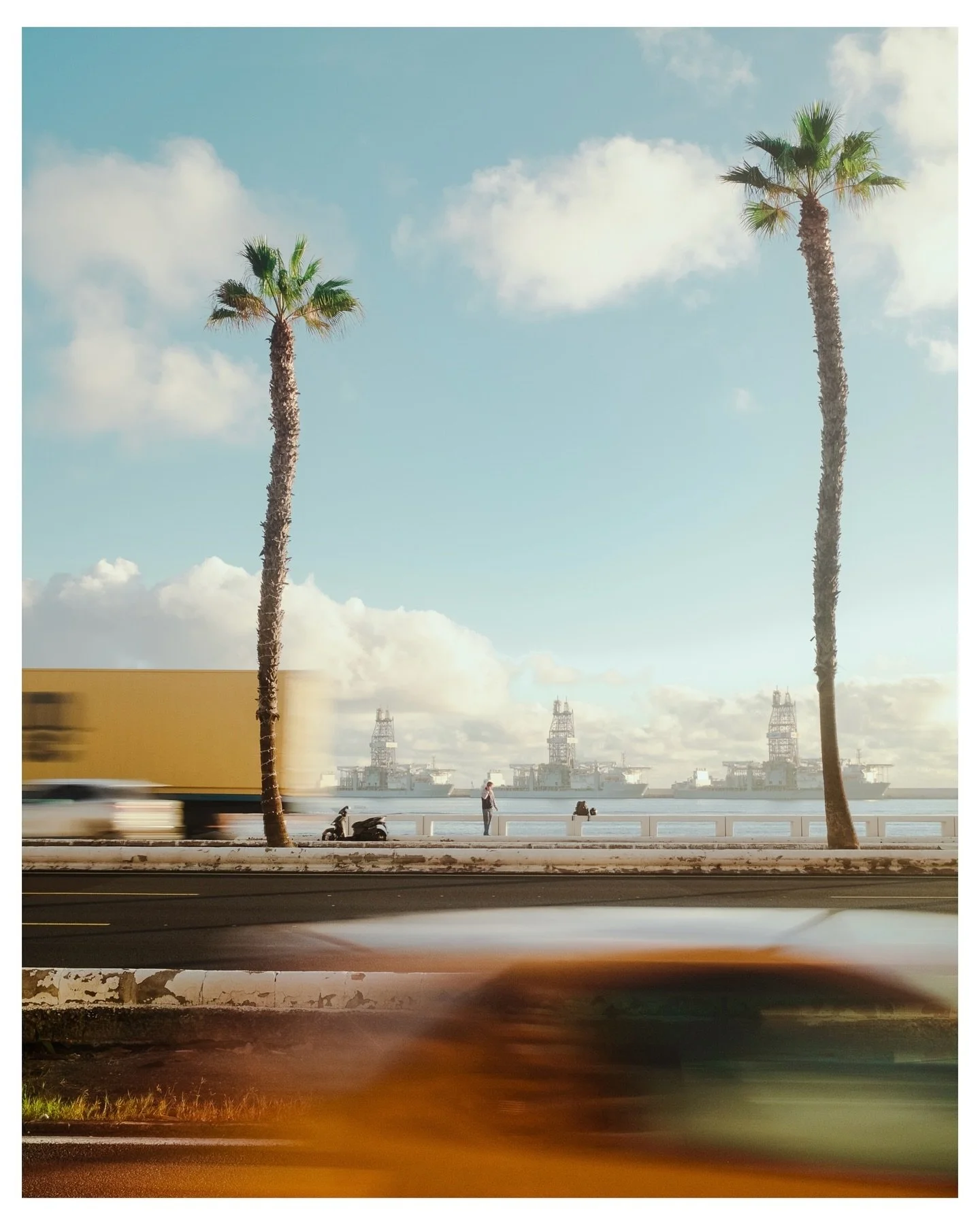 Golden hour at sunrise in Las Palmas by the highway a few weeks ago. 
A combination of palm trees, pretty buildings and nice light, make for a happy @framesbyben 
All shot on @fujifilmuk X1006, edited in Adobe @lightroom 
#laspalmas #grancanaria #