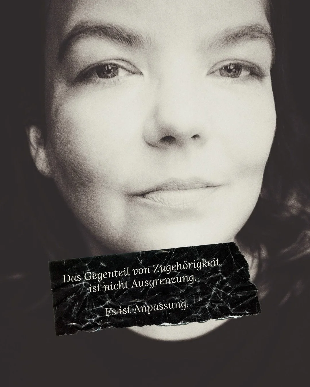 Ich hab das jahrelang nicht gecheckt.
Ich habe mich angepasst. Meine Stimme runtergekurbelt. Mich glattgeschliffen. 
Und dann gewundert, warum ich mich so allein gef&uuml;hlt habe.
WTF.
Sichtbar sein wollen und mich gleichzeitig so anpassen, dass dic