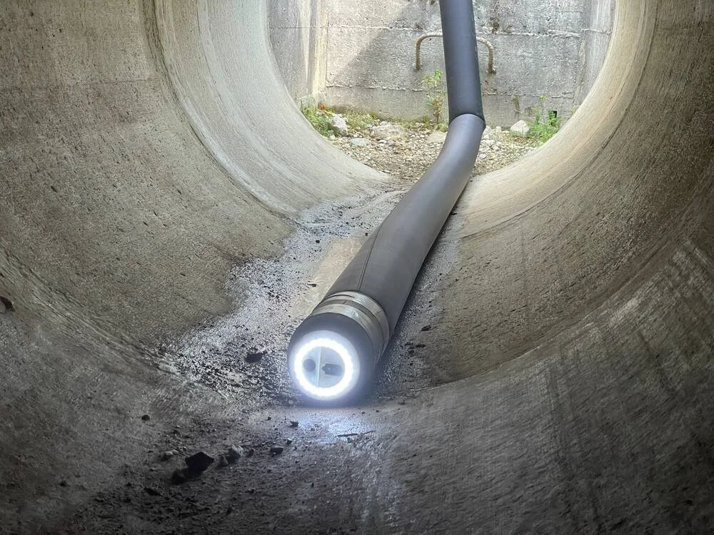 Die Roboter-Schlange, die Menschen rettet