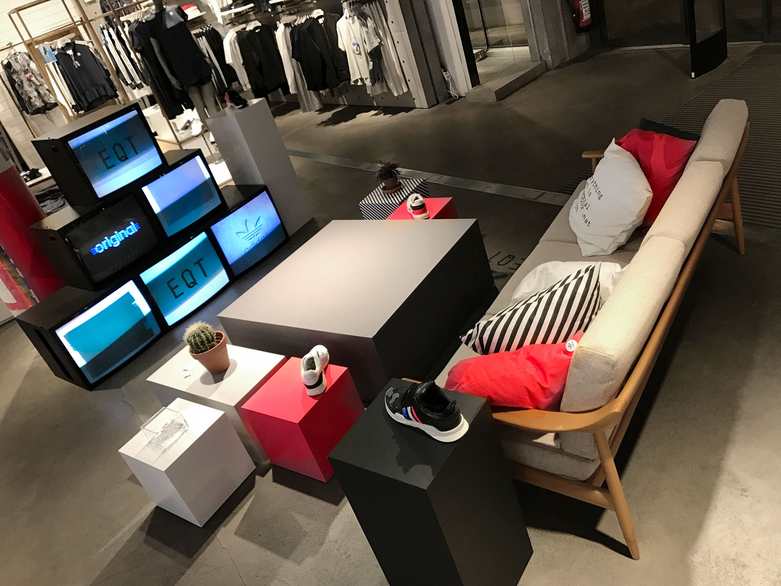 adi_EQT_lounge.jpg