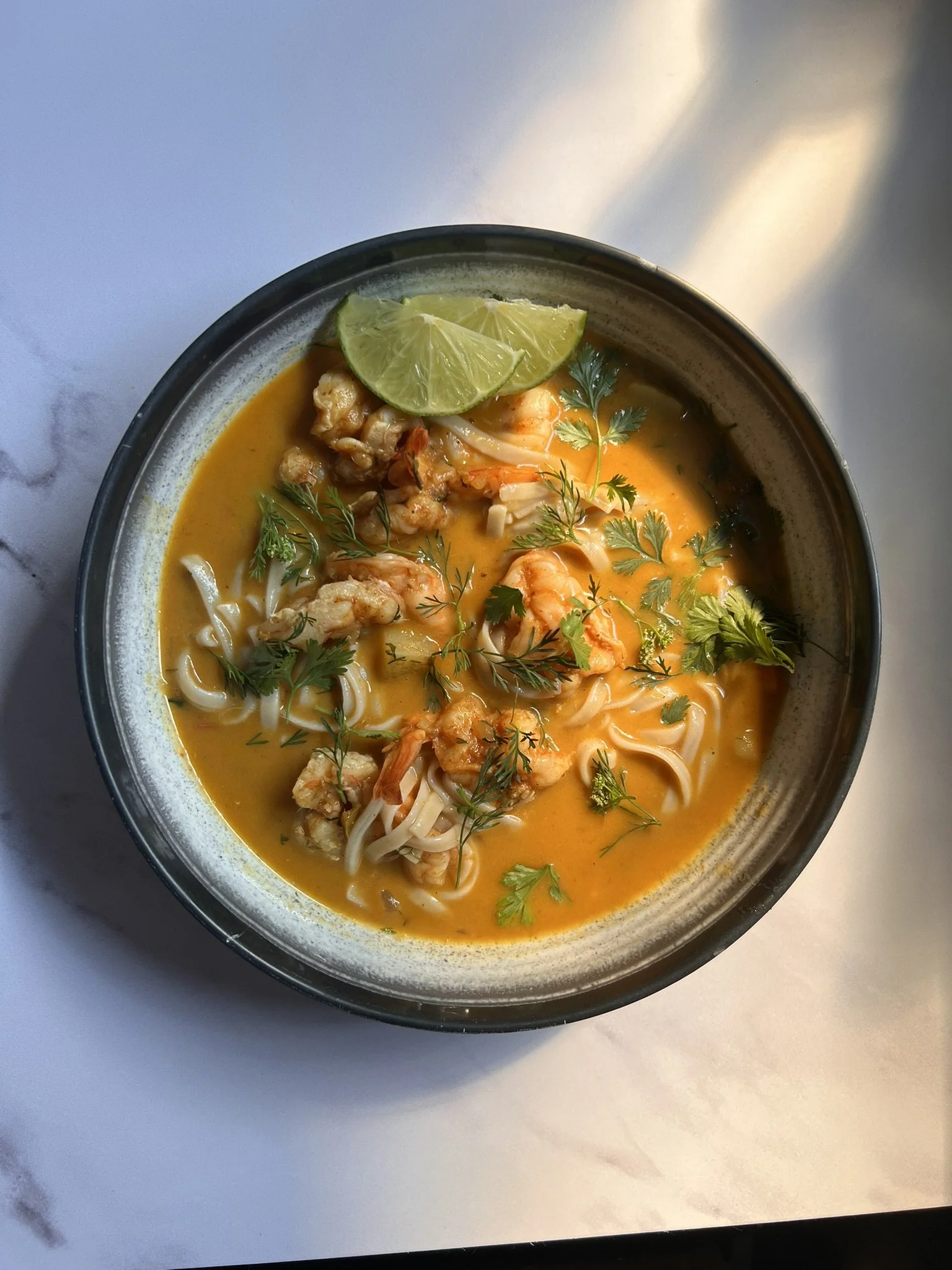 Camarones al Curry de Coco