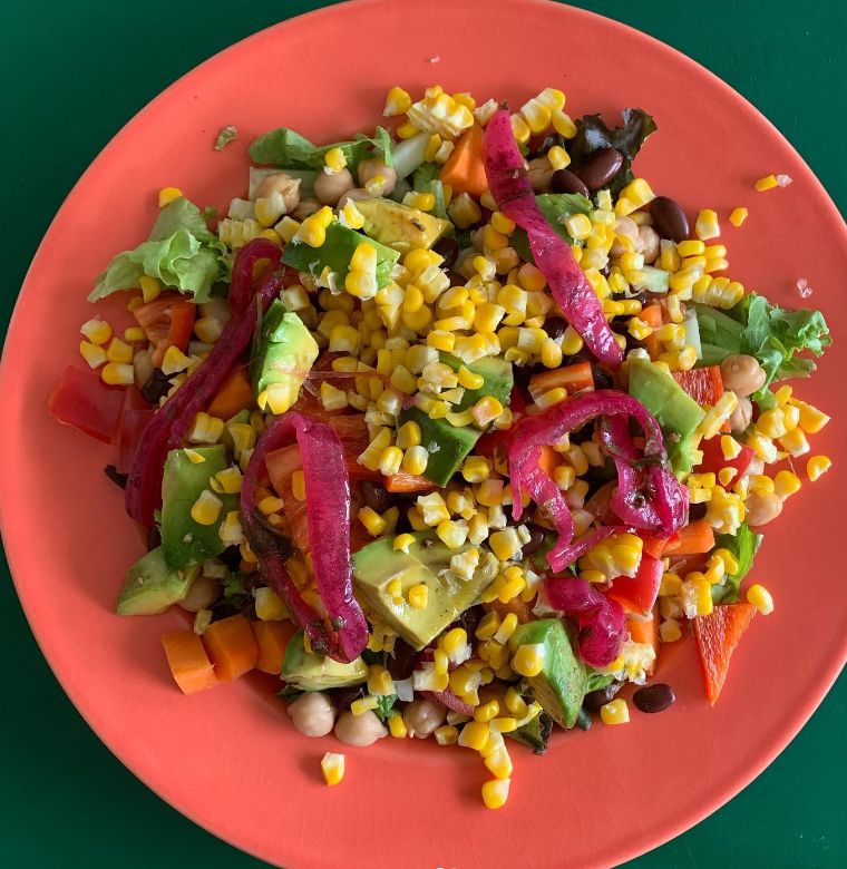 Ensalada de Frijoles, Garbanzos y Maíz