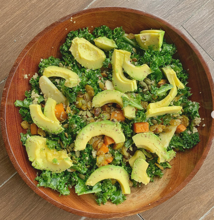 Ensalada de Kale, Camote y Aguacate