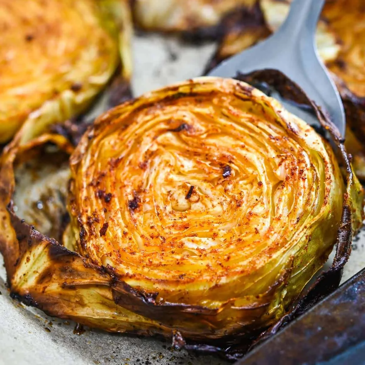 Bistecs de Repollo Asado con Especias Ahumadas