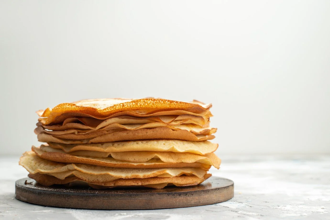 Torre de Crepas con Crema de Maní y Maple
