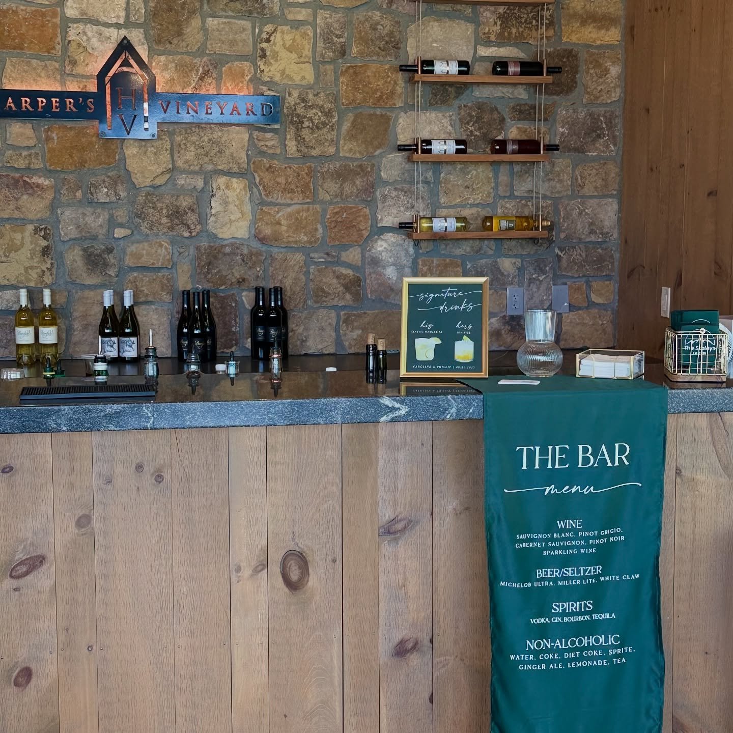 Raise a glass to love and memories. 🍸✨

Forget Me Knot brings a personalized bar experience to your wedding or special event at @harpersvineyard &mdash; serving East Tennessee with charm, flavor, and unforgettable moments. 🫶🏻

.
.
.
#harpersvineya