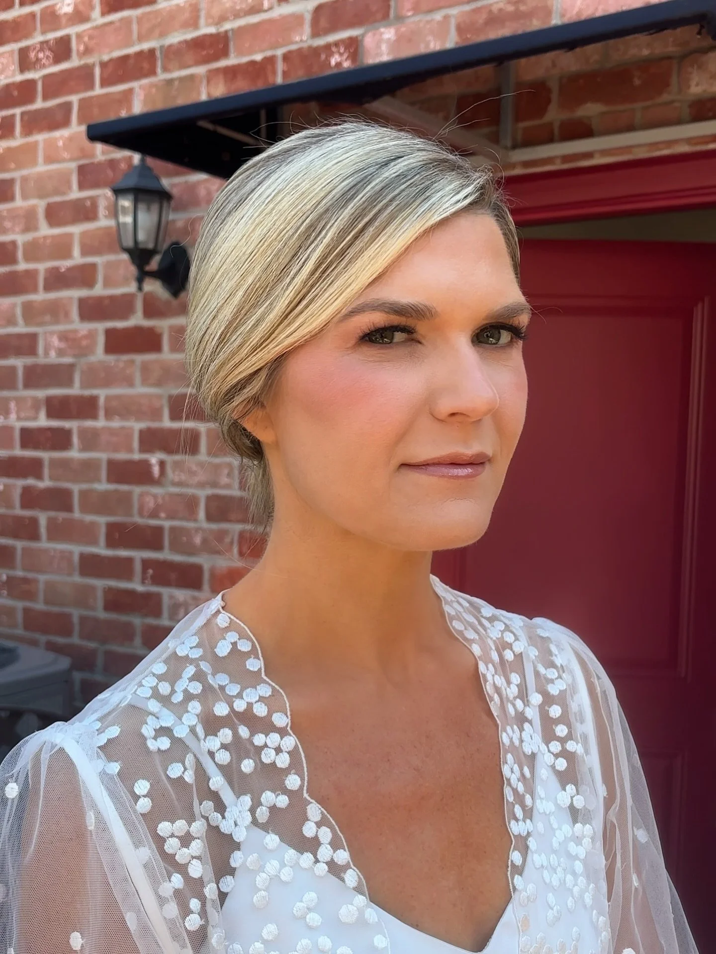 Kelsey 💍🤍 

Makeup by me #etoillyxsofia and hair by #etoillyxalexia for @etoillyartistry