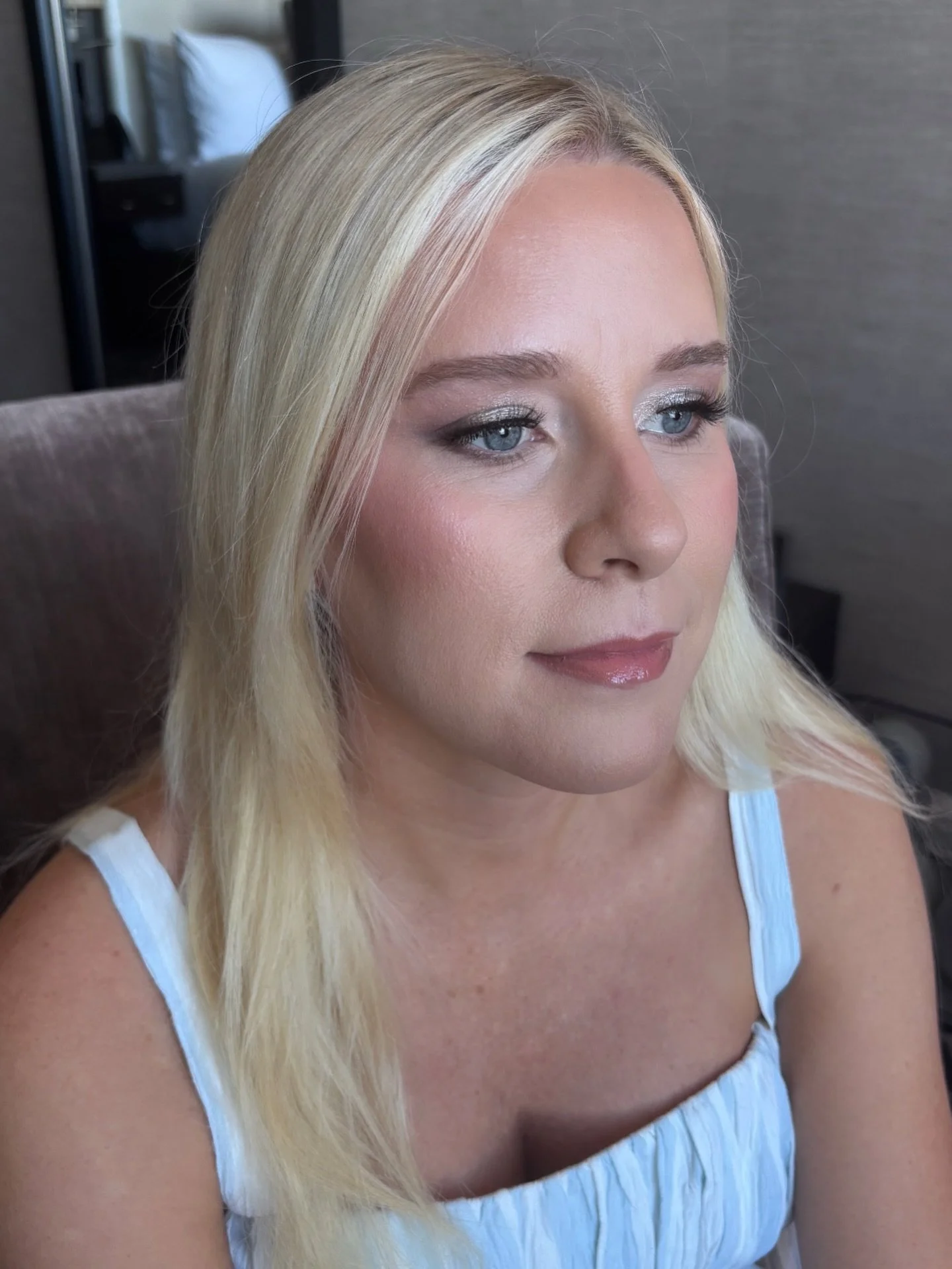 I love a metallic silver moment for blue eyes. This look still feels soft but fun! I used one of my favorite holiday palettes from @patmcgrath. ✨