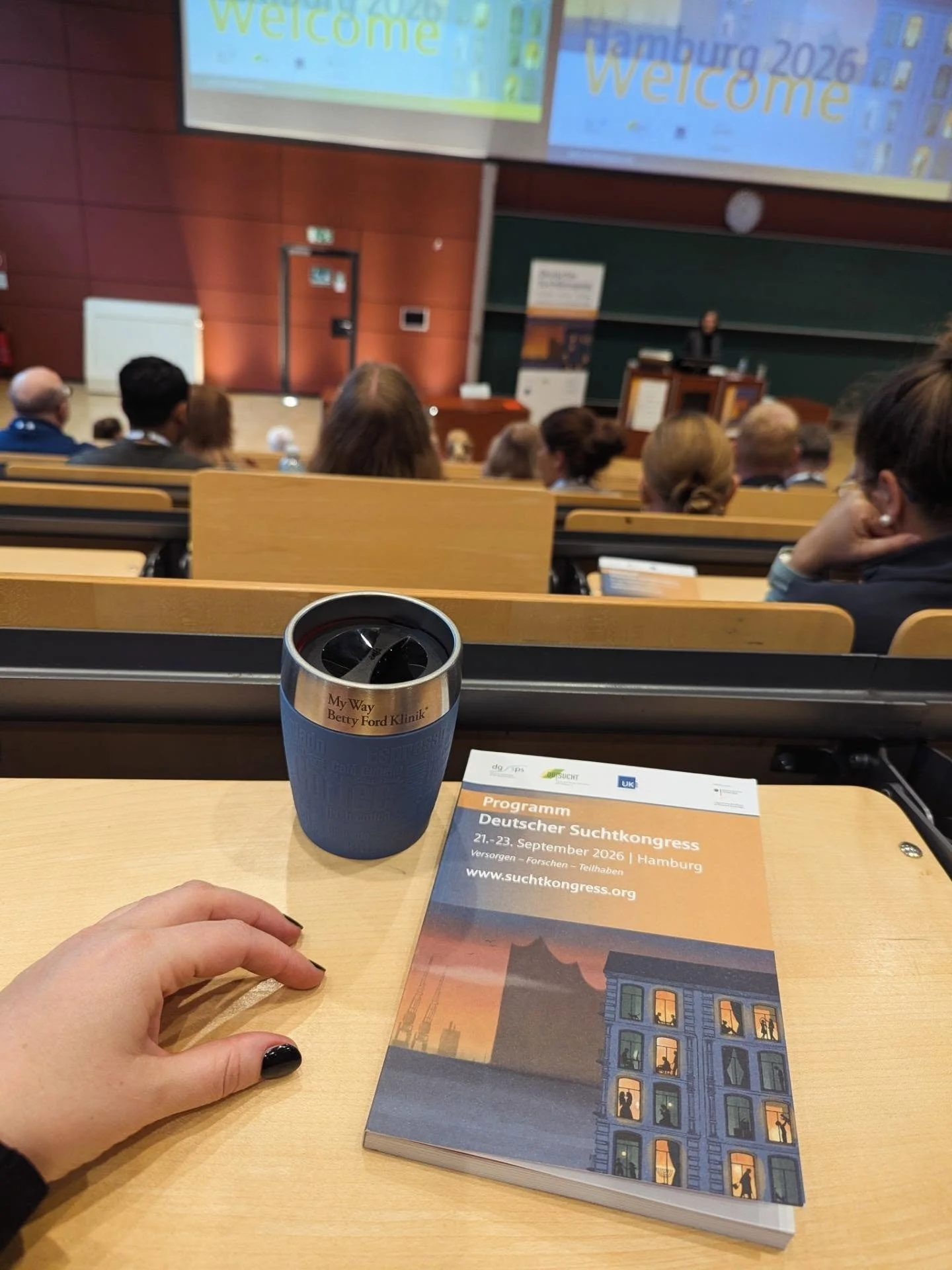 Ich fand das Programm vom diesj&auml;hrigen Suchtkongress wirklich unfassbar gut. 
🔥 Dass das Thema Recovery eine Keynote bekommen hat
🔥 Carolin Kilians Vortrag zu kommerziellen Interessen im Konflikt mit &ouml;ffentlicher Gesundheit (guckt euch ma