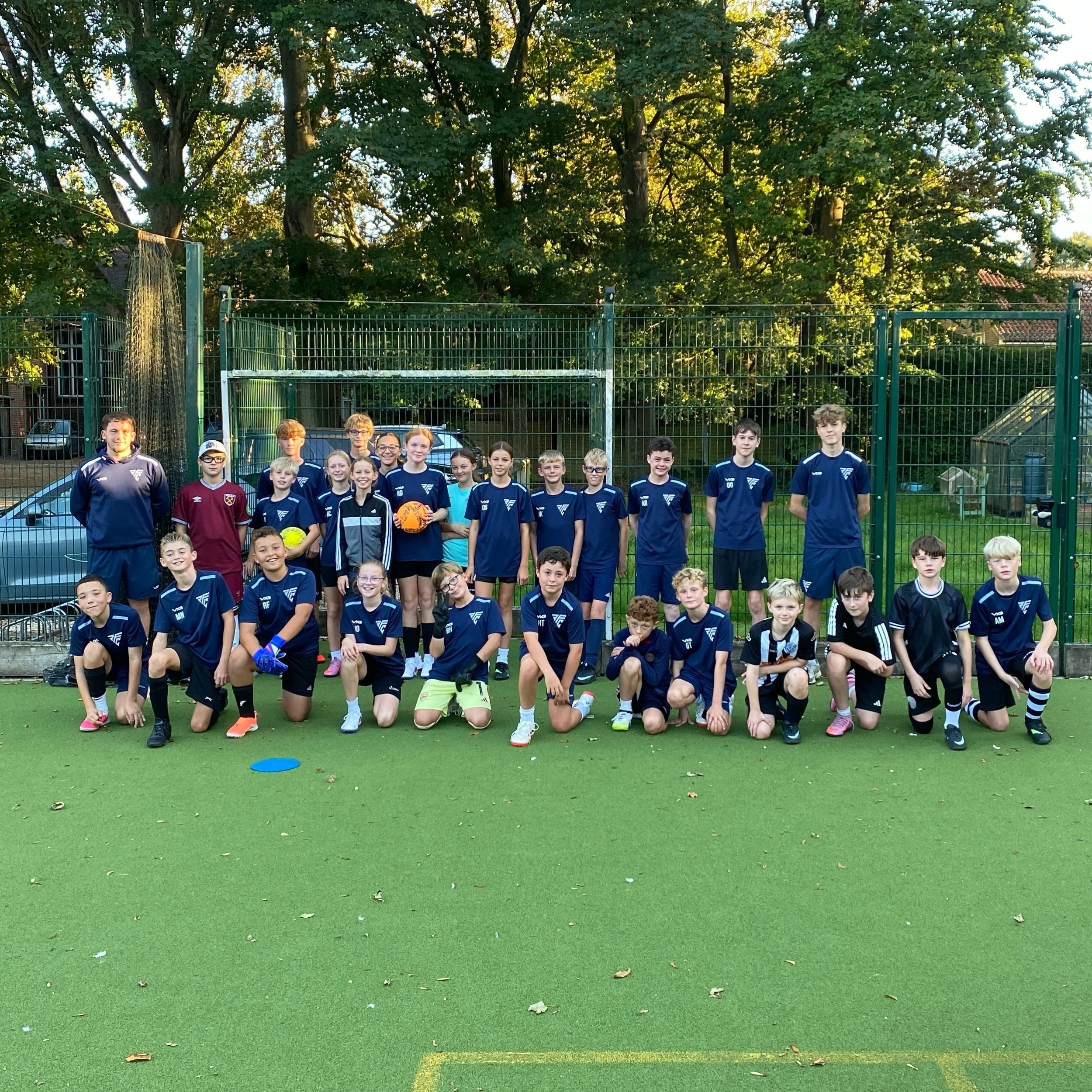Dorchester training squad back in full swing ⚽️🔥

Been great to be back with these ballers every week - training with purpose, intensity, and plenty of smiles! ☺️💙

The goal of these sessions is simple: structured development training in a fun, pre
