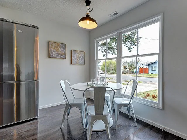 6727 SE Cora St - Portland - 07.jpg