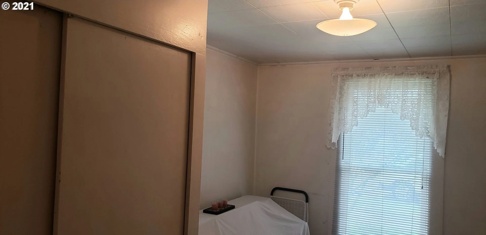 Front bedroom.jpg