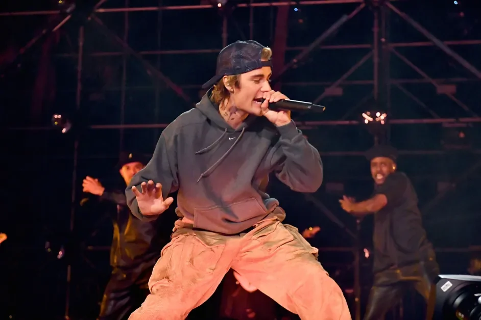 T-Mobile-Presents-NYE-Live-With-Justin-Bieber-dec-31-2020-billboard-1548-1609972754.jpg.webp
