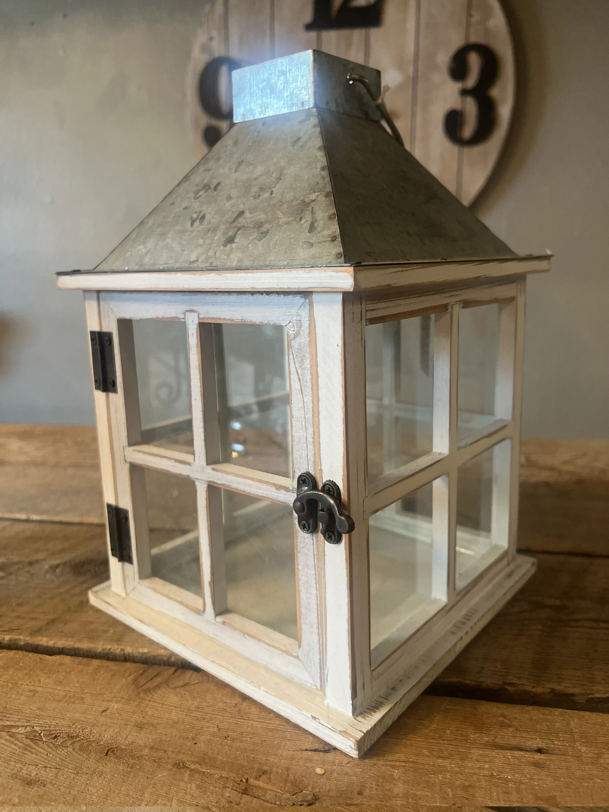 WHITE DISTRESS LANTERN