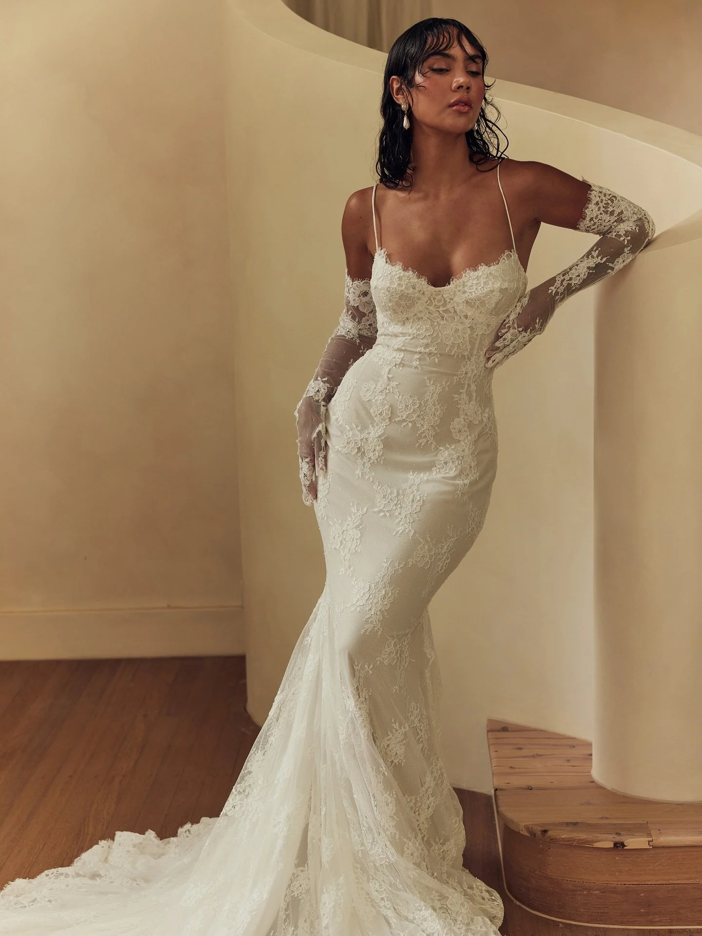 BONNIE✨🤍 Say yes to your dream wedding dress! 🖤 Indulge in the Classic &amp; Timeless looks by Leah Da Gloria &ldquo;X &ldquo; collection ✨&hellip; BOOK YOUR APPOINTMENT NOW!

#kinsleycouturebridal #california #bride #fashion #bridal #wedding #wedd
