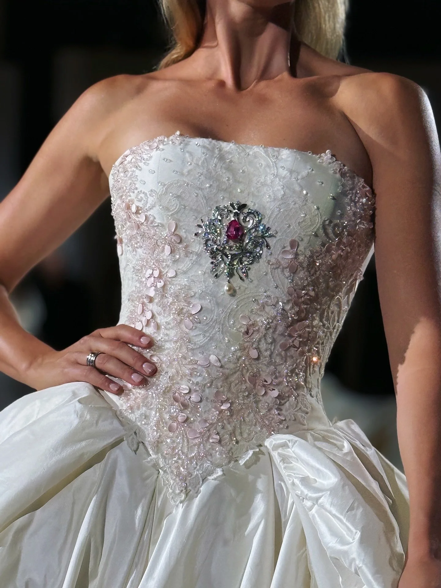 Million Dollar Dress! ✨ Galia Lahav FW26 collection show the most expensive dress this market!… How many brides are getting this gorgeous dress for their wedding? 🙌🤍
#kinsleycouturebridal #nybfw #nyc #bridal #fashion #wedding