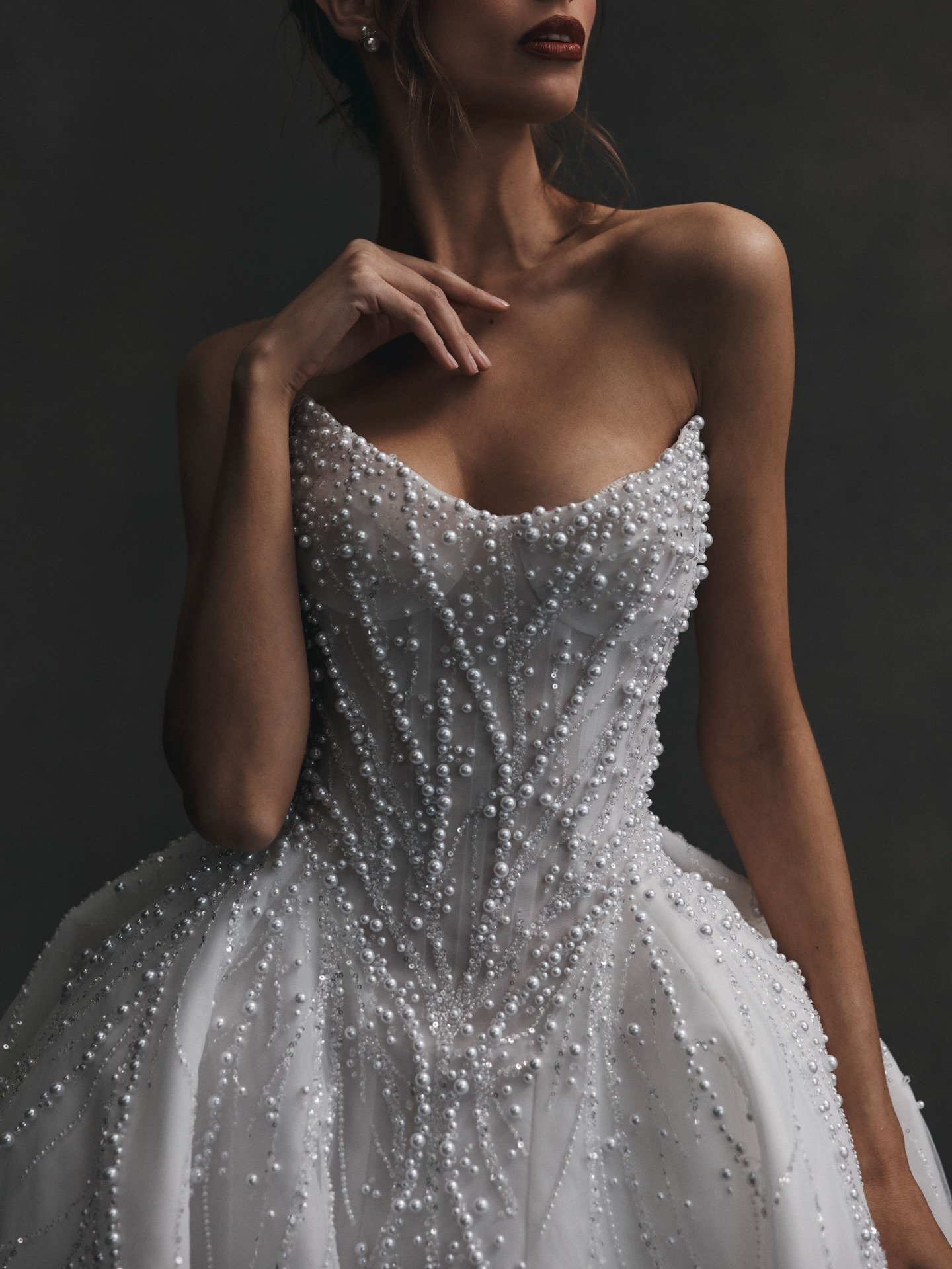 NERINE✨🤍 Say yes to your dream wedding dress! 🖤 Indulge in the Classic &amp; Timeless looks by Leah Da Gloria &ldquo;XI&ldquo; collection ✨&hellip; BOOK YOUR APPOINTMENT NOW!

#kinsleycouturebridal #california #bride #fashion #bridal #wedding #wedd