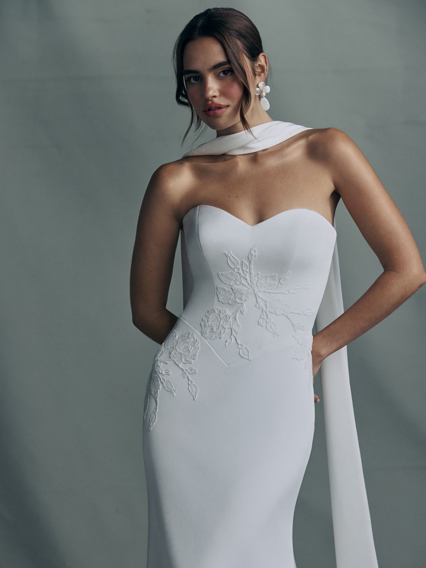 Meet LUMINAIRE🤍✨ Indulge in the Classic &amp; Timeless looks by ANNE BARGE FALL 2026 collection!

Say yes to your dream dress!&hellip; BOOK NOW! 

#kinsleycouturebridal #california #bride #fashion #bridal #wedding #weddinginspiration #weddingdress