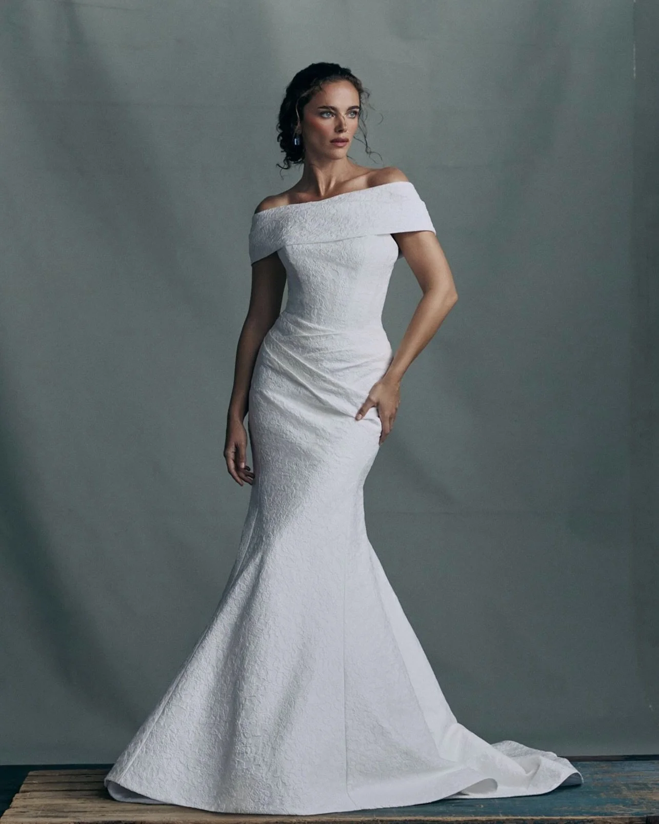 Meet SERA🤍✨ Indulge in the Classic &amp; Timeless looks by ANNE BARGE FALL 2026 collection!

Say yes to your dream dress!&hellip; BOOK NOW! 

#kinsleycouturebridal #california #bride #fashion #bridal wedding weddinginspiration weddingdress