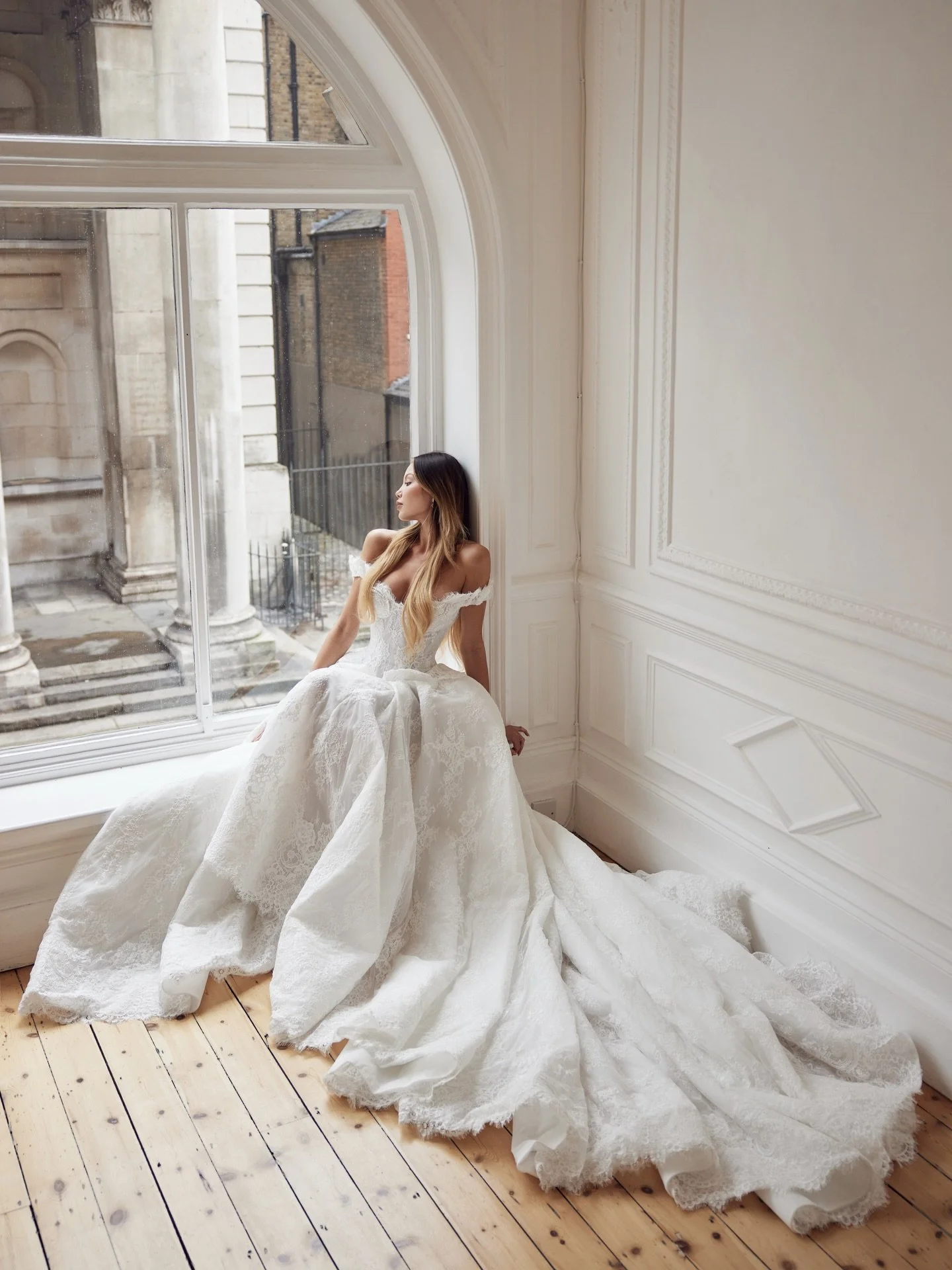 This dress is a DREAM!! 😍✨🤍 

Pallas Couture is now exclusively available at Kinsley Couture Bridal ✨ Book Now! ✨ #kinsleycouturebridal #wedding #weddingdress #bridal #fashion weddingday weddinginspiration