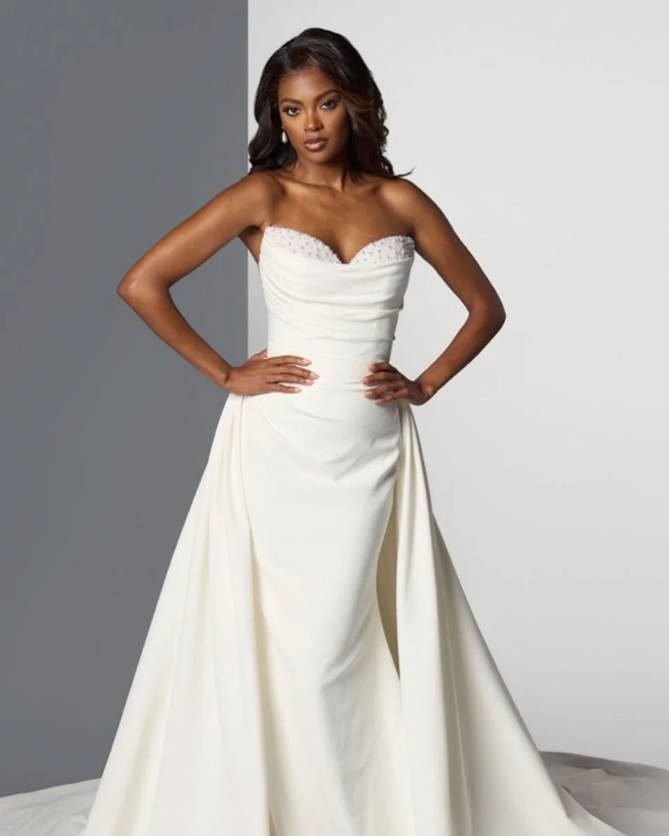 CALIFORNIA BRIDES!! 🤍 Kinsley Couture is excited to introduce the latest collection from Angel Rivera. Renowned for designs that celebrate the timeless bride, his gowns combine refined silhouettes with exquisite lace and thoughtful detail. Each piec