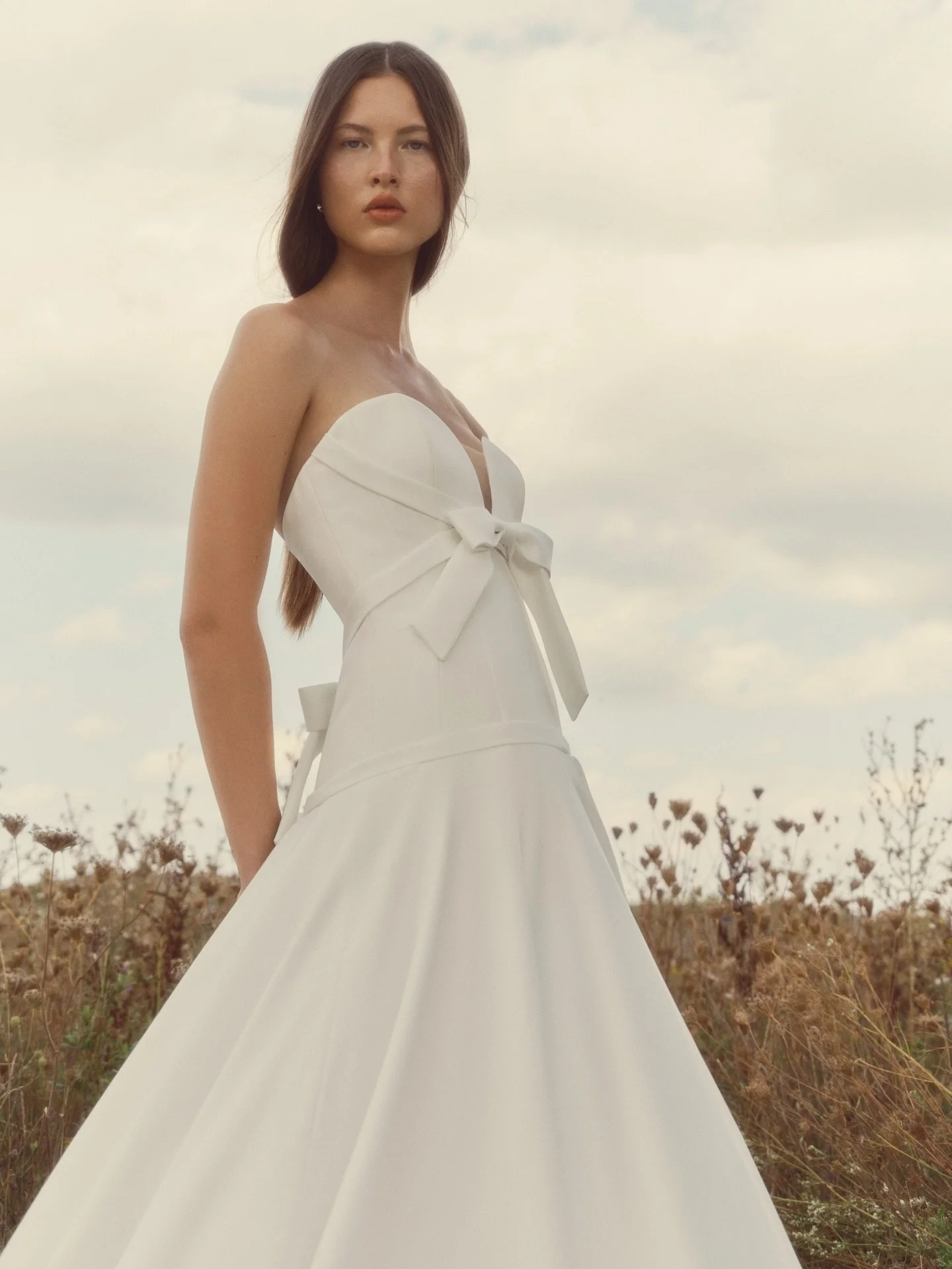 Timeless looks for the romatic bride ✨🤍 RITA VINIERIS Alyne Collection FW26 collection now in store !! 

#kinsleycouturebridal #california #bride