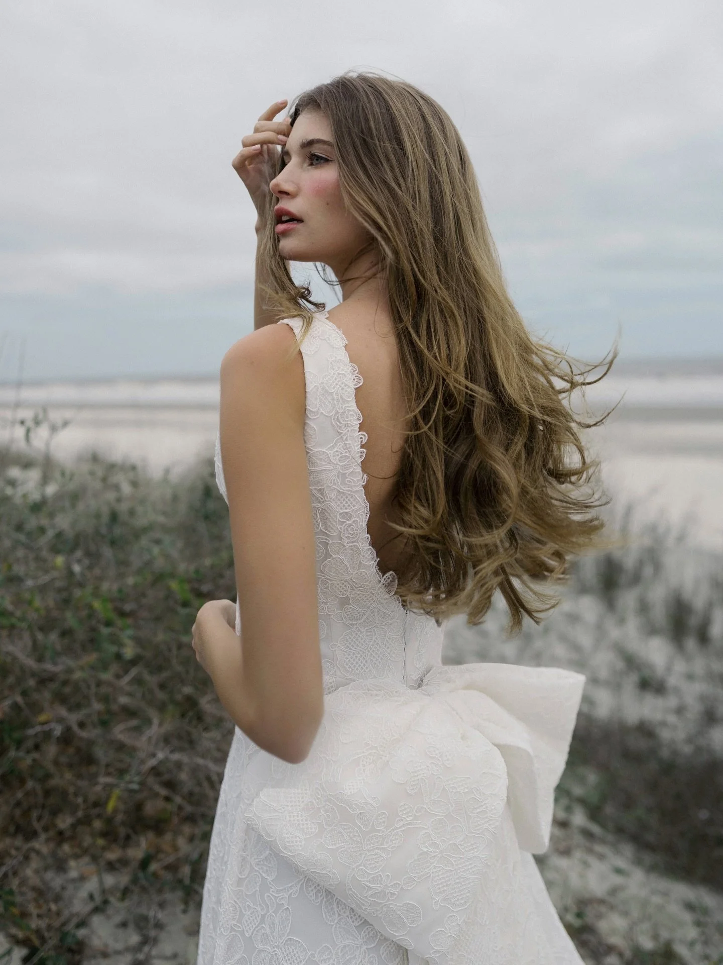Meet ASHLEY🤍✨ Indulge in the Classic &amp; Timeless looks by ANNE BARGE Blue Willow SS27 collection!

Say yes to your dream dress!&hellip; BOOK NOW! 

#kinsleycouturebridal #california #bride #fashion #bridal wedding weddinginspiration weddingdress
